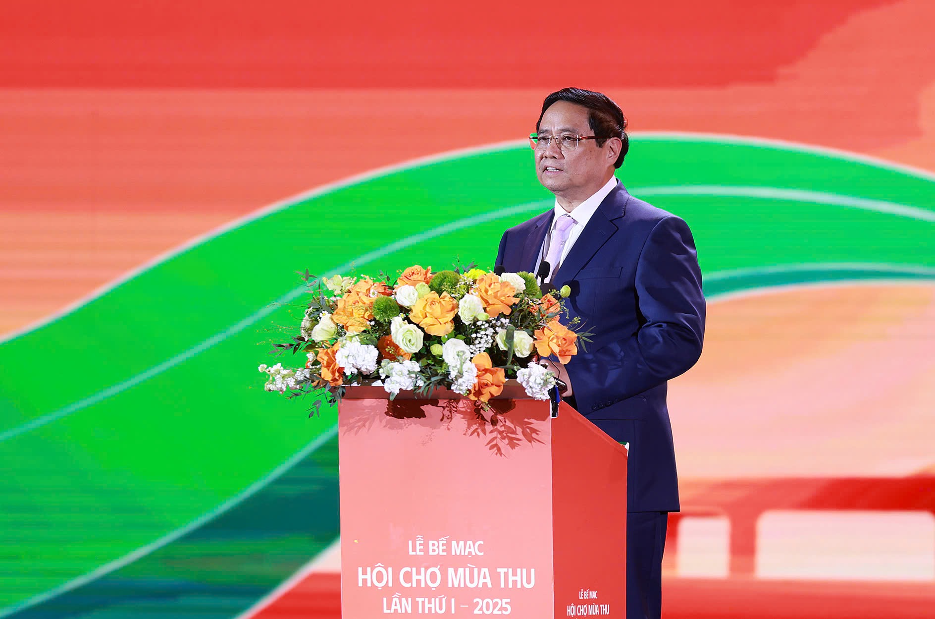 Thủ tướng: Tổ chức chuỗi sự kiện xúc tiến thương mại - đầu tư - văn hóa quốc gia, mang tầm vóc quốc tế- Ảnh 7.