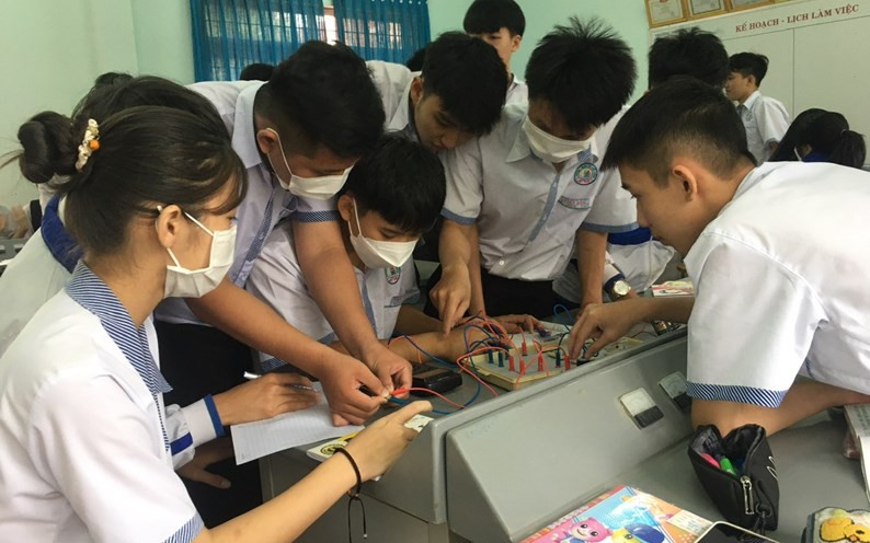 Cách xếp lương viên chức thiết bị, thí nghiệm ở trường đại học