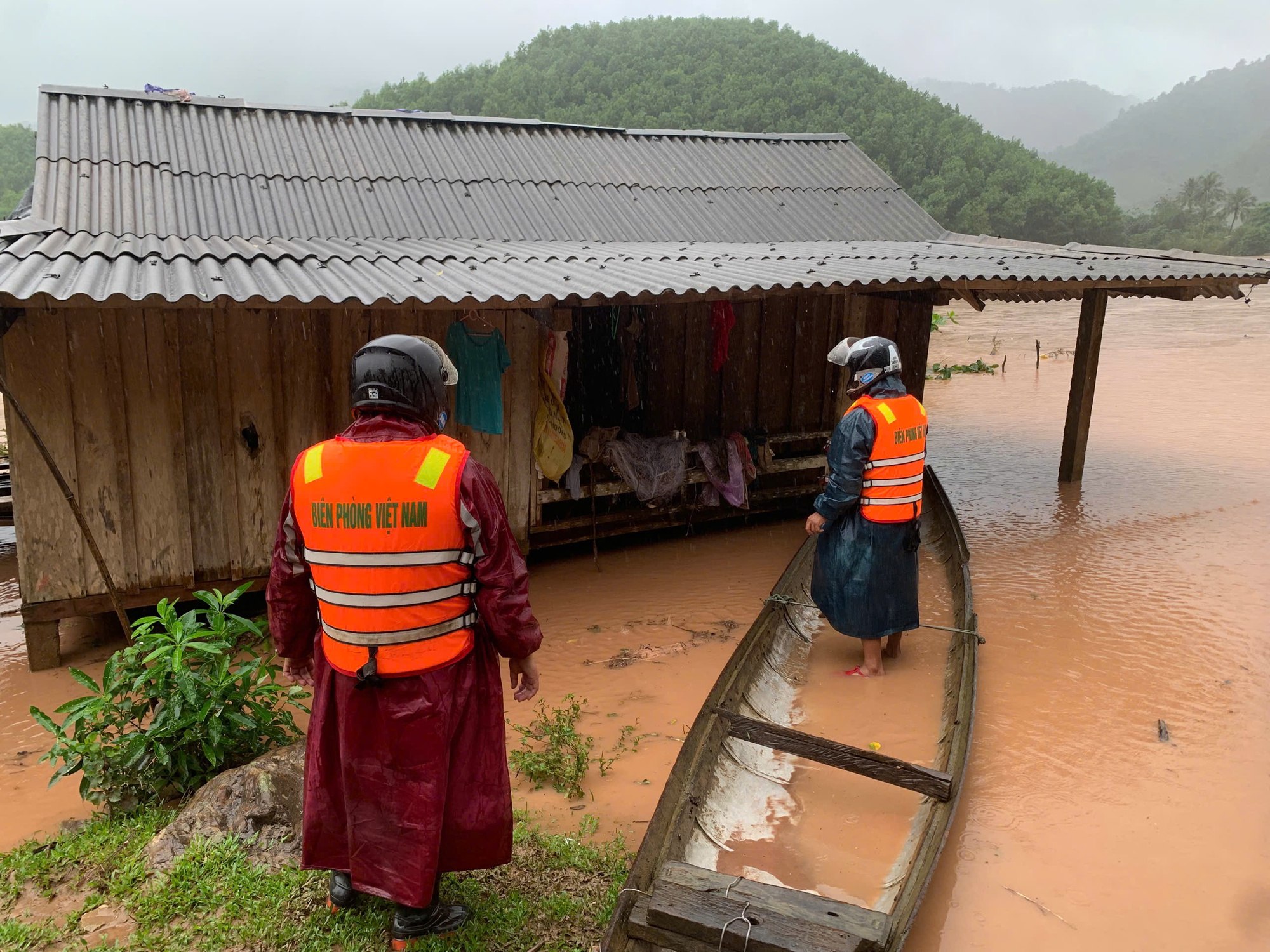 Quảng Trị: Mưa lớn gây ngập lụt tại nhiều địa phương- Ảnh 3.