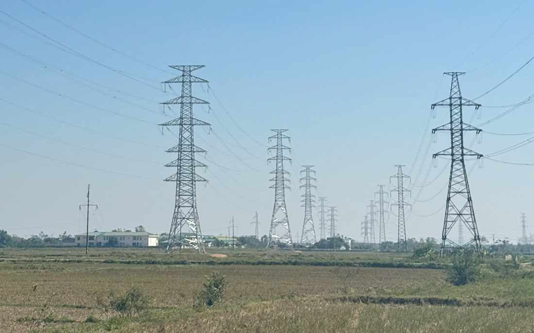 Đóng điện đường dây 220 kV Đô Lương – Nam Cấm- Ảnh 1. Đóng điện đường dây 220 kV Đô Lương – Nam Cấm- Ảnh 1.