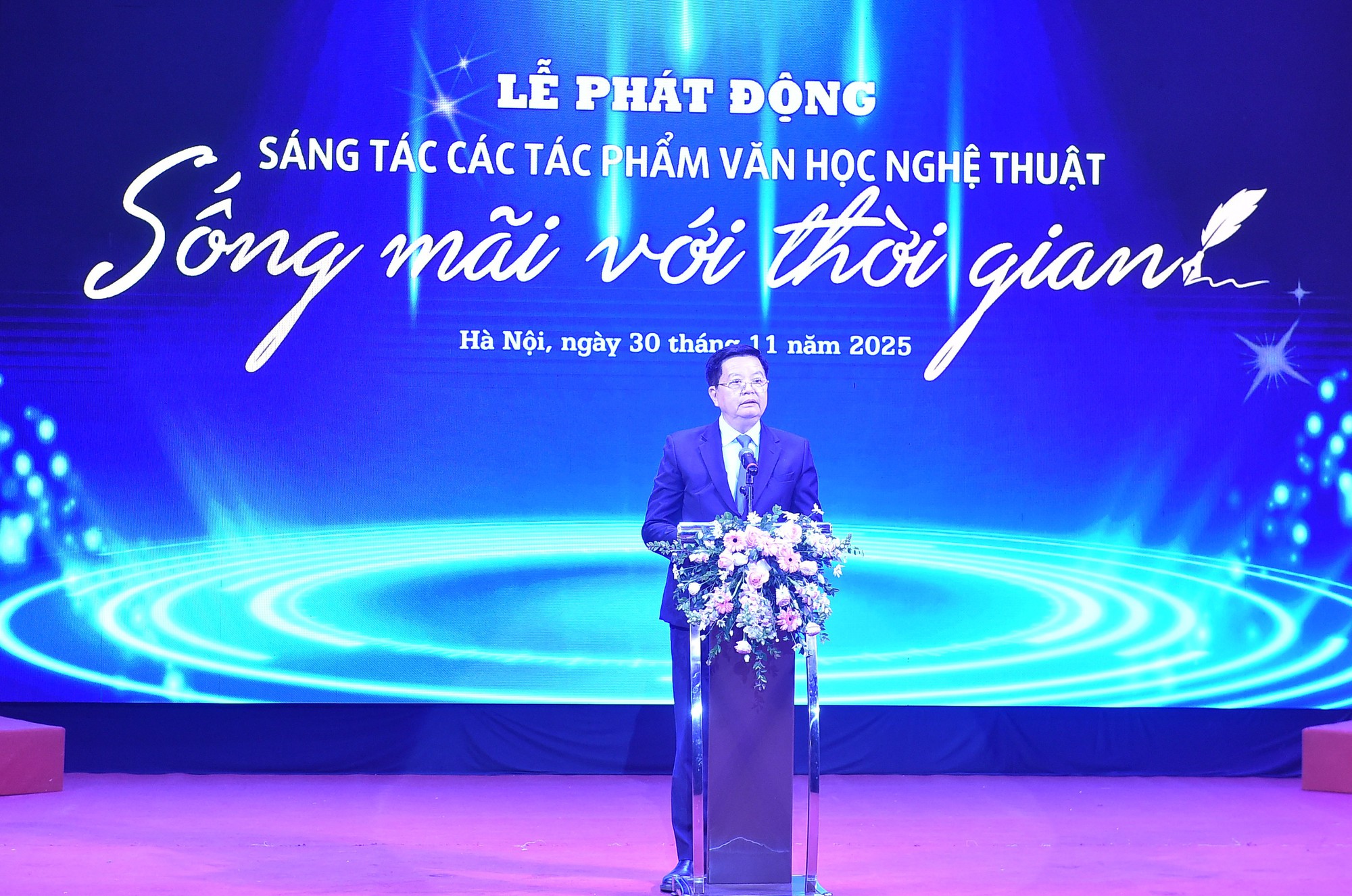Phát động sáng tác tác phẩm văn học, nghệ thuật 'Sống mãi với thời gian'- Ảnh 2.