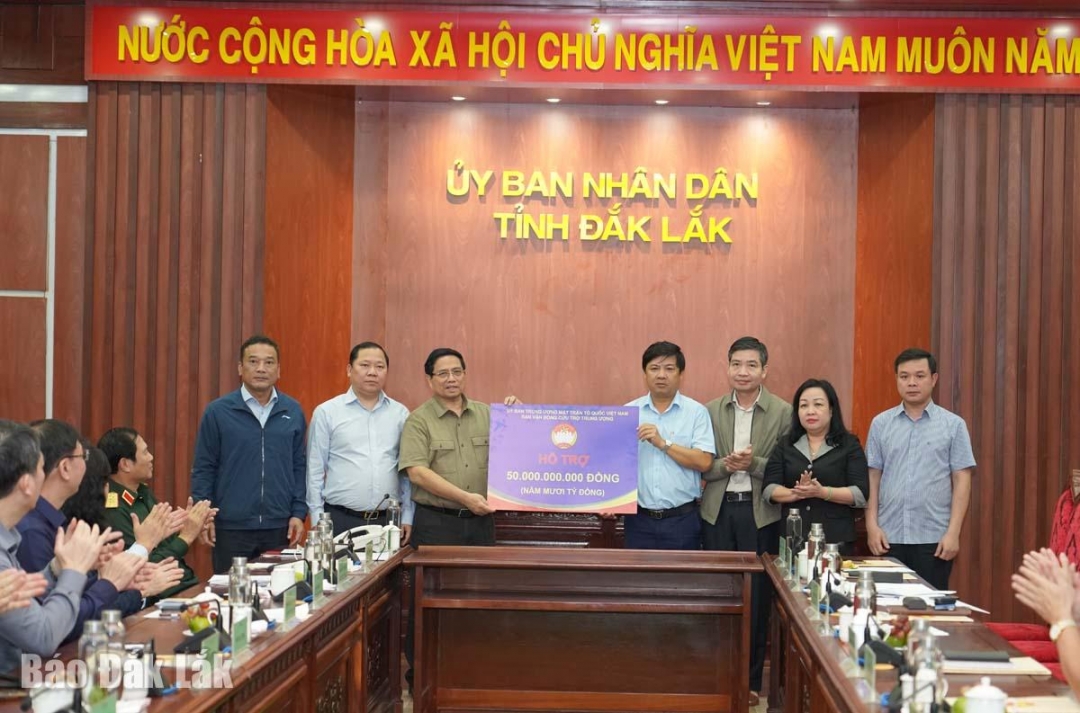 Tiếp tục phân bổ 150 tỷ đồng hỗ trợ 4 tỉnh khắc phục hậu quả mưa lũ- Ảnh 1.