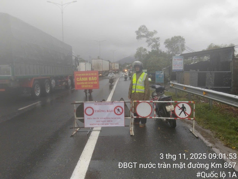 Bộ Xây dựng: Toàn ngành vào cuộc ứng phó mưa lũ và bão Kalmaegi- Ảnh 2. Bộ Xây dựng: Toàn ngành vào cuộc ứng phó mưa lũ và bão Kalmaegi- Ảnh 2.