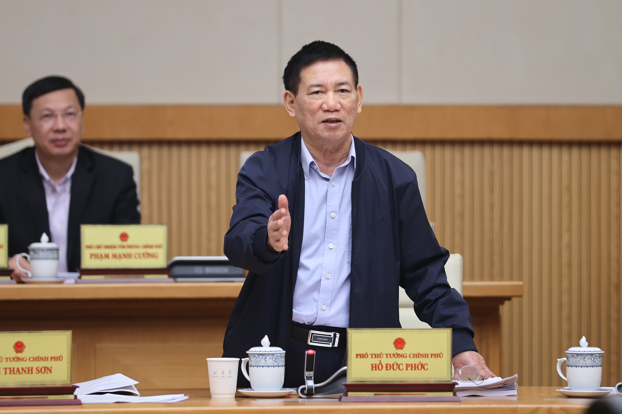 Thủ tướng: Chính sách với trung tâm tài chính phải bám sát thông lệ quốc tế nhưng cạnh tranh hơn- Ảnh 3.