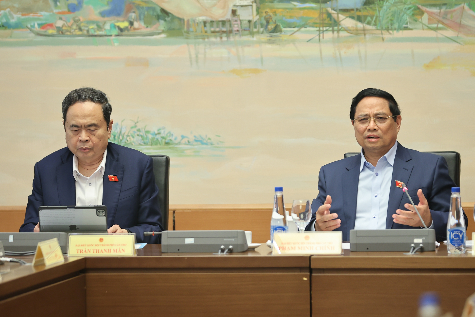 Thủ tướng: Xây dựng pháp luật phải giải quyết được những bài toán thực tiễn rất cụ thể- Ảnh 3. Thủ tướng: Xây dựng pháp luật phải giải quyết được những bài toán thực tiễn rất cụ thể- Ảnh 3.