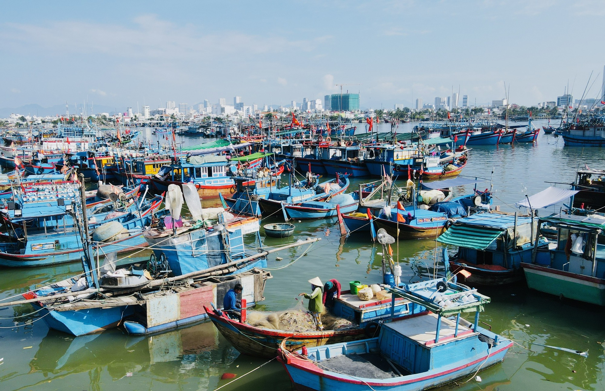Bộ Xây dựng: Toàn ngành vào cuộc ứng phó mưa lũ và bão Kalmaegi- Ảnh 1. Bộ Xây dựng: Toàn ngành vào cuộc ứng phó mưa lũ và bão Kalmaegi- Ảnh 1.