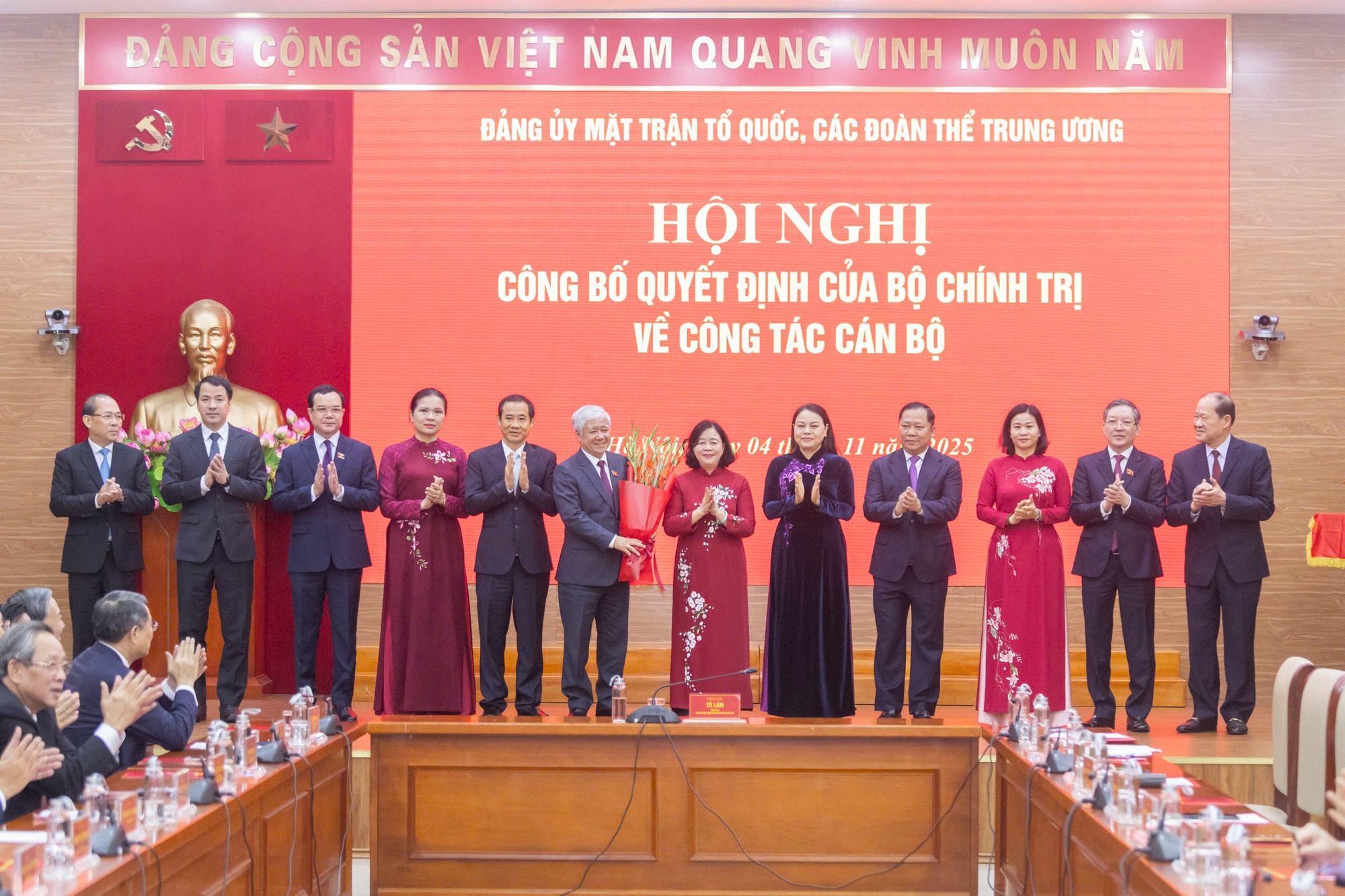 Đồng chí Bùi Thị Minh Hoài giữ chức Bí thư Đảng ủy Mặt trận Tổ quốc, các đoàn thể Trung ương- Ảnh 6. Đồng chí Bùi Thị Minh Hoài giữ chức Bí thư Đảng ủy Mặt trận Tổ quốc, các đoàn thể Trung ương- Ảnh 6.