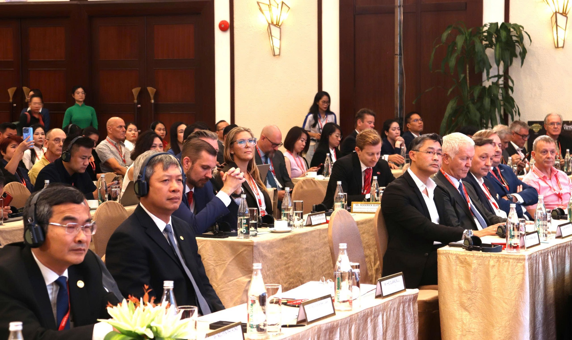 Diễn đàn kinh tế Thụy Sĩ - Việt Nam 2025- Ảnh 1. Diễn đàn kinh tế Thụy Sĩ - Việt Nam 2025- Ảnh 1.