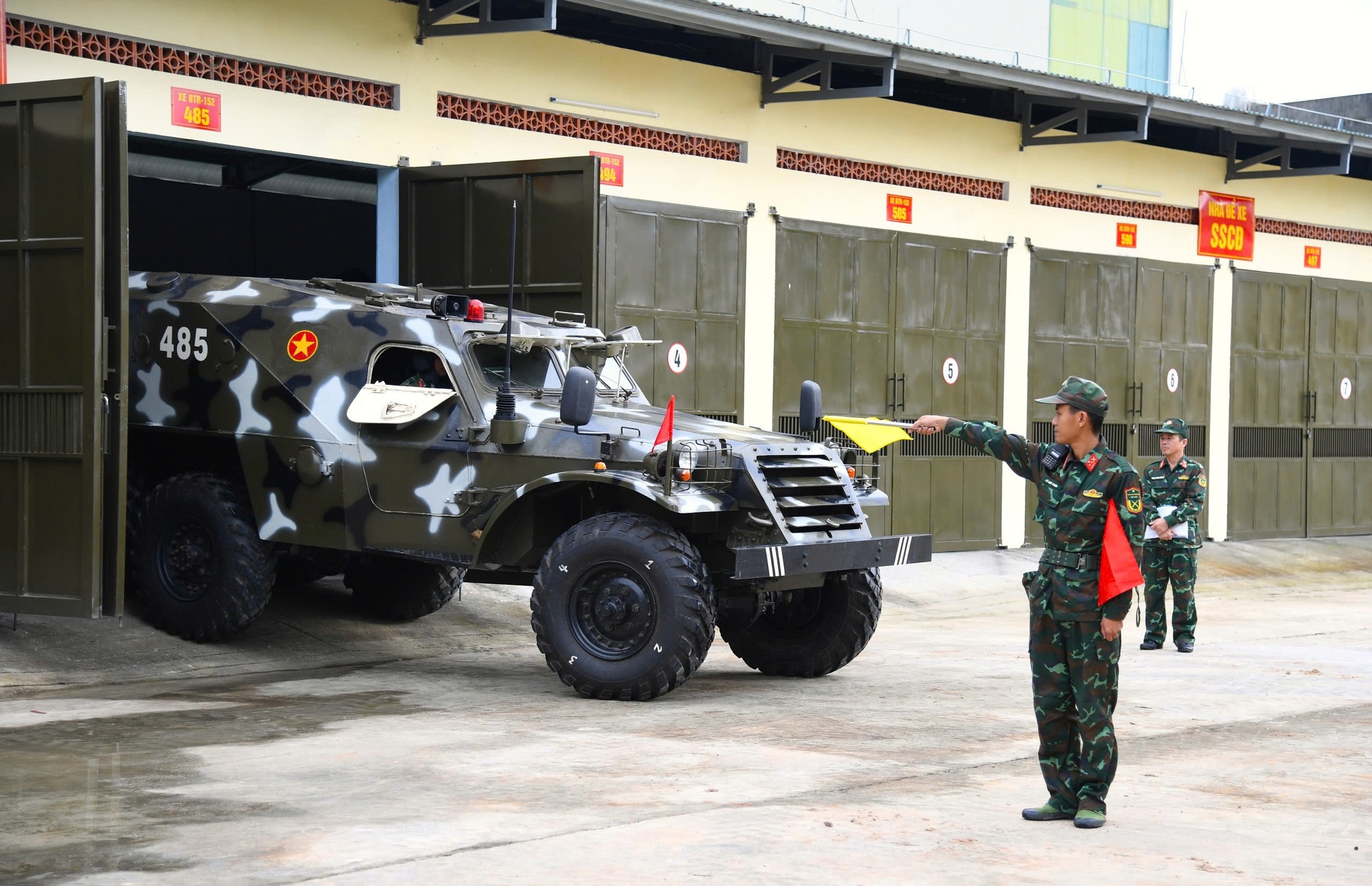 Lãnh đạo Quân khu 5 trực tiếp chỉ đạo ứng phó bão Kalmaegi tại các địa phương- Ảnh 3.