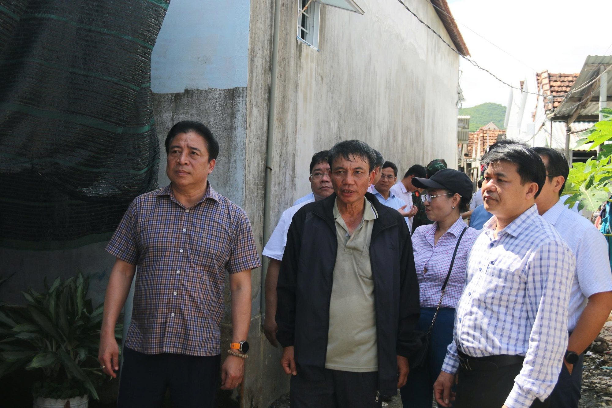 Rút bài học từ bão Damrey, Khánh Hòa chuẩn bị kỹ phương án ứng phó bão số 13 (Kalmaegi)- Ảnh 1. Rút bài học từ bão Damrey, Khánh Hòa chuẩn bị kỹ phương án ứng phó bão số 13 (Kalmaegi)- Ảnh 1.