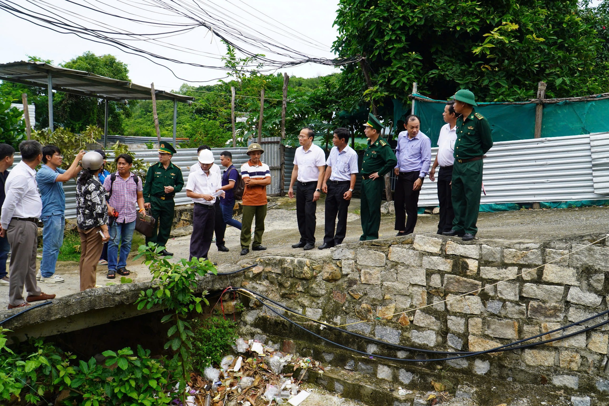 Rút bài học từ bão Damrey, Khánh Hòa chuẩn bị kỹ phương án ứng phó bão số 13 (Kalmaegi)- Ảnh 2. Rút bài học từ bão Damrey, Khánh Hòa chuẩn bị kỹ phương án ứng phó bão số 13 (Kalmaegi)- Ảnh 2.