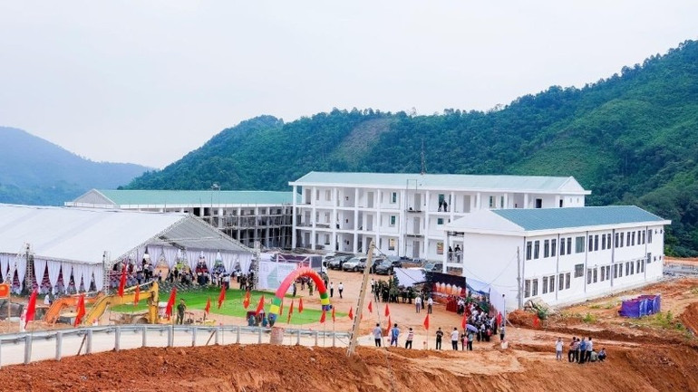 Đồng loạt khởi công 9 trường nội trú: Bước ngoặt giáo dục vùng biên Nghệ An- Ảnh 4.
