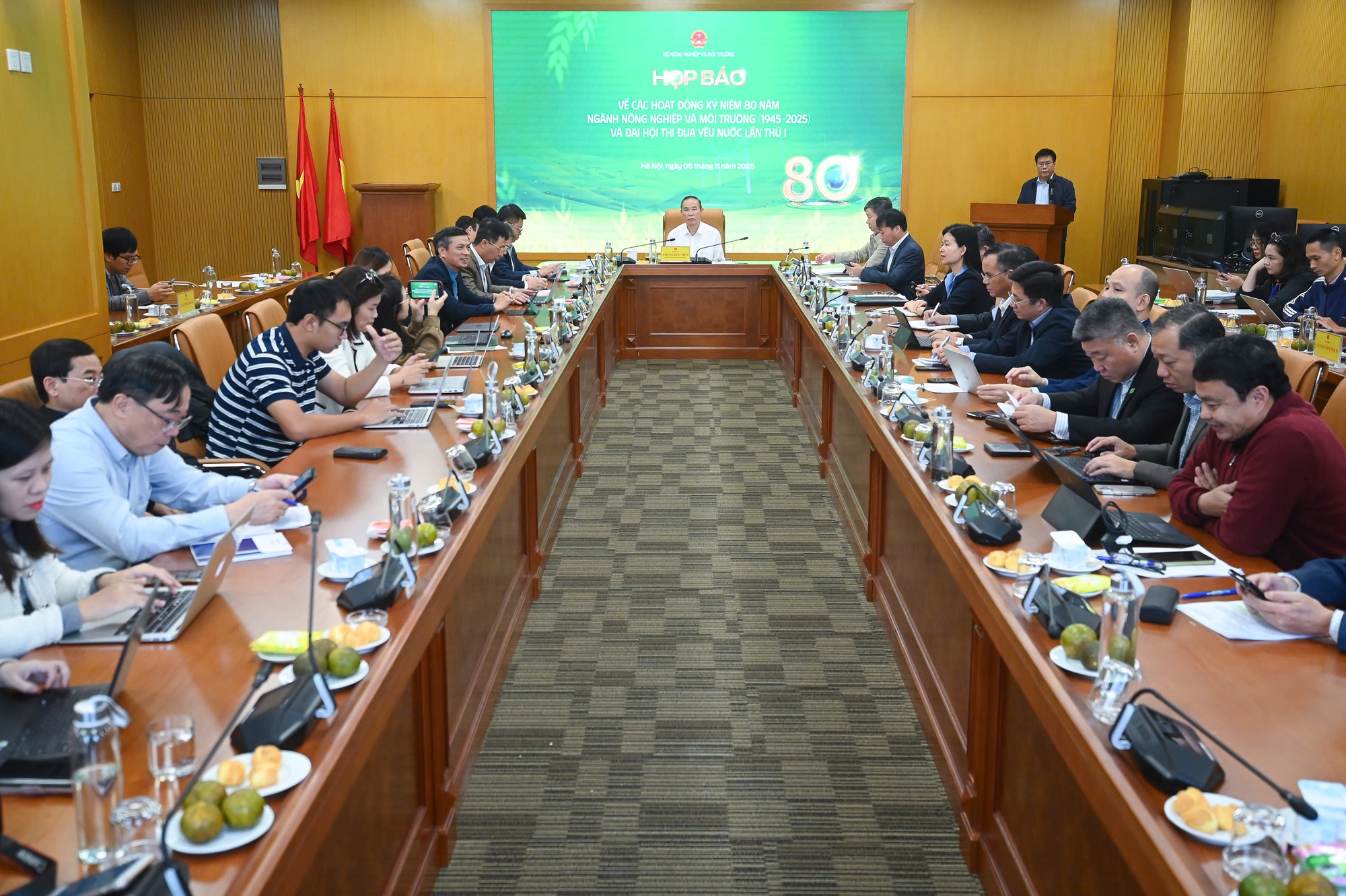 Phát huy truyền thống 80 năm, ngành Nông nghiệp và Môi trường hướng tới chặng đường phát triển mới- Ảnh 1.