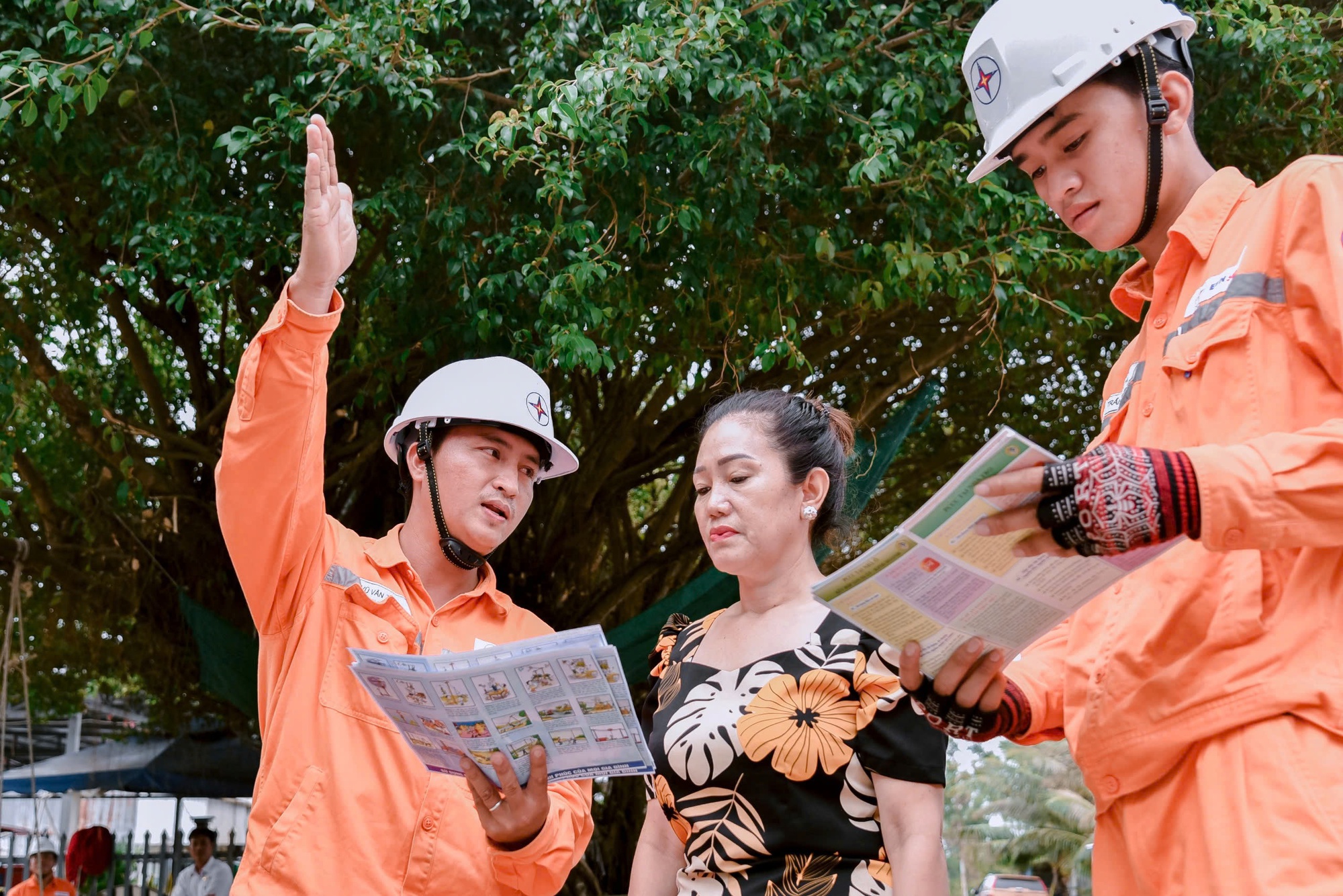 Triều cường dâng cao, EVNSPC cảnh báo khẩn an toàn điện- Ảnh 1.