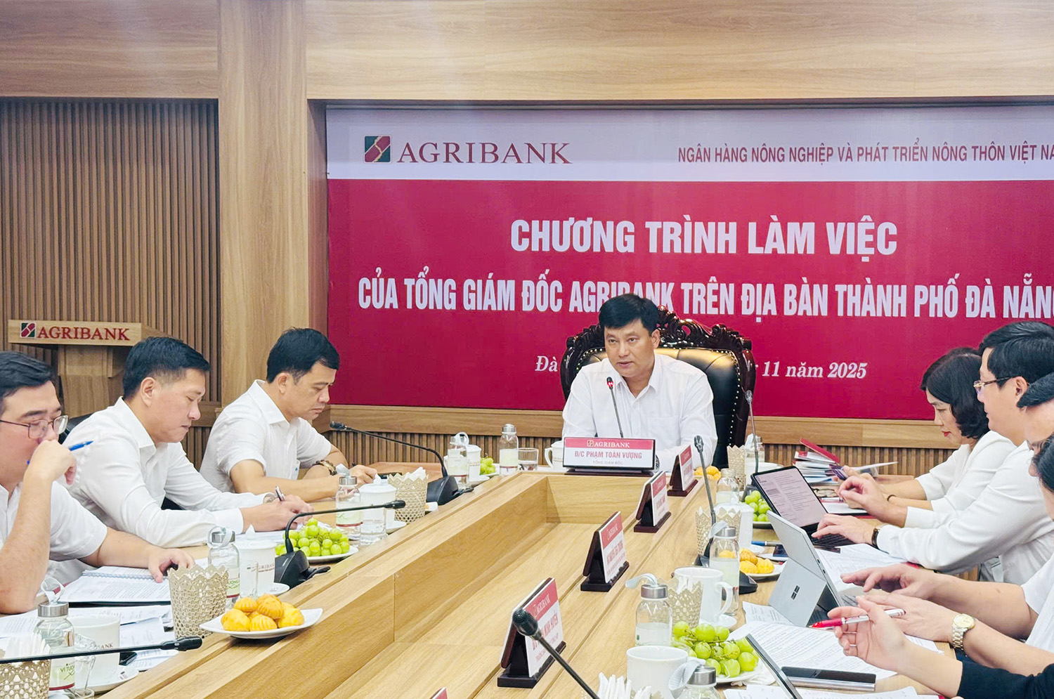 Agribank hỗ trợ khắc phục thiệt hại do mưa bão, đồng hành cùng người dân miền Trung vượt khó- Ảnh 1.