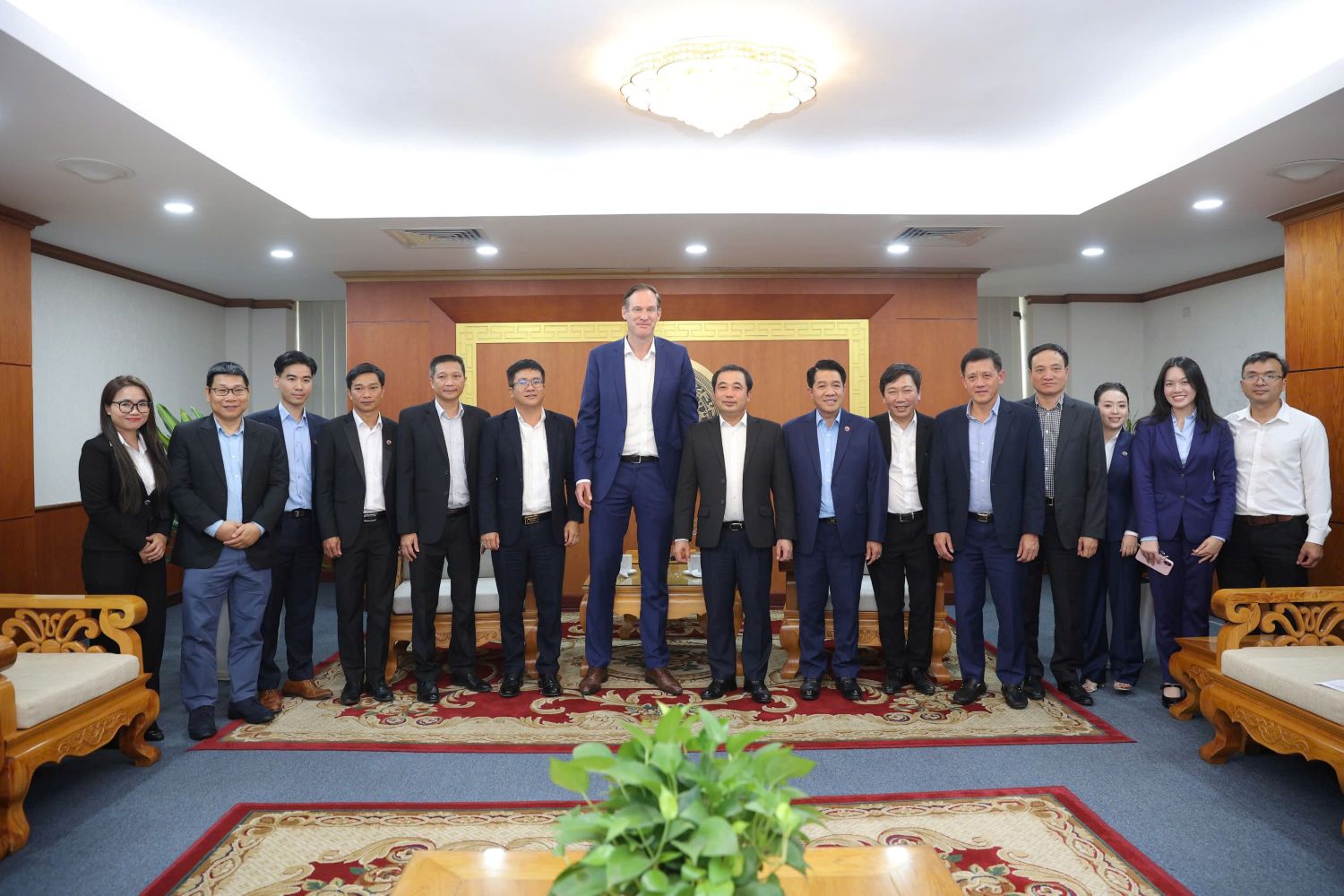 Bộ trưởng Trần Đức Thắng: Hợp tác De Heus-Hùng Nhơn - hình mẫu tiêu biểu cho liên kết chuỗi giá trị nông nghiệp - Ảnh 2. Bộ trưởng Trần Đức Thắng: Hợp tác De Heus-Hùng Nhơn - hình mẫu tiêu biểu cho liên kết chuỗi giá trị nông nghiệp - Ảnh 2.