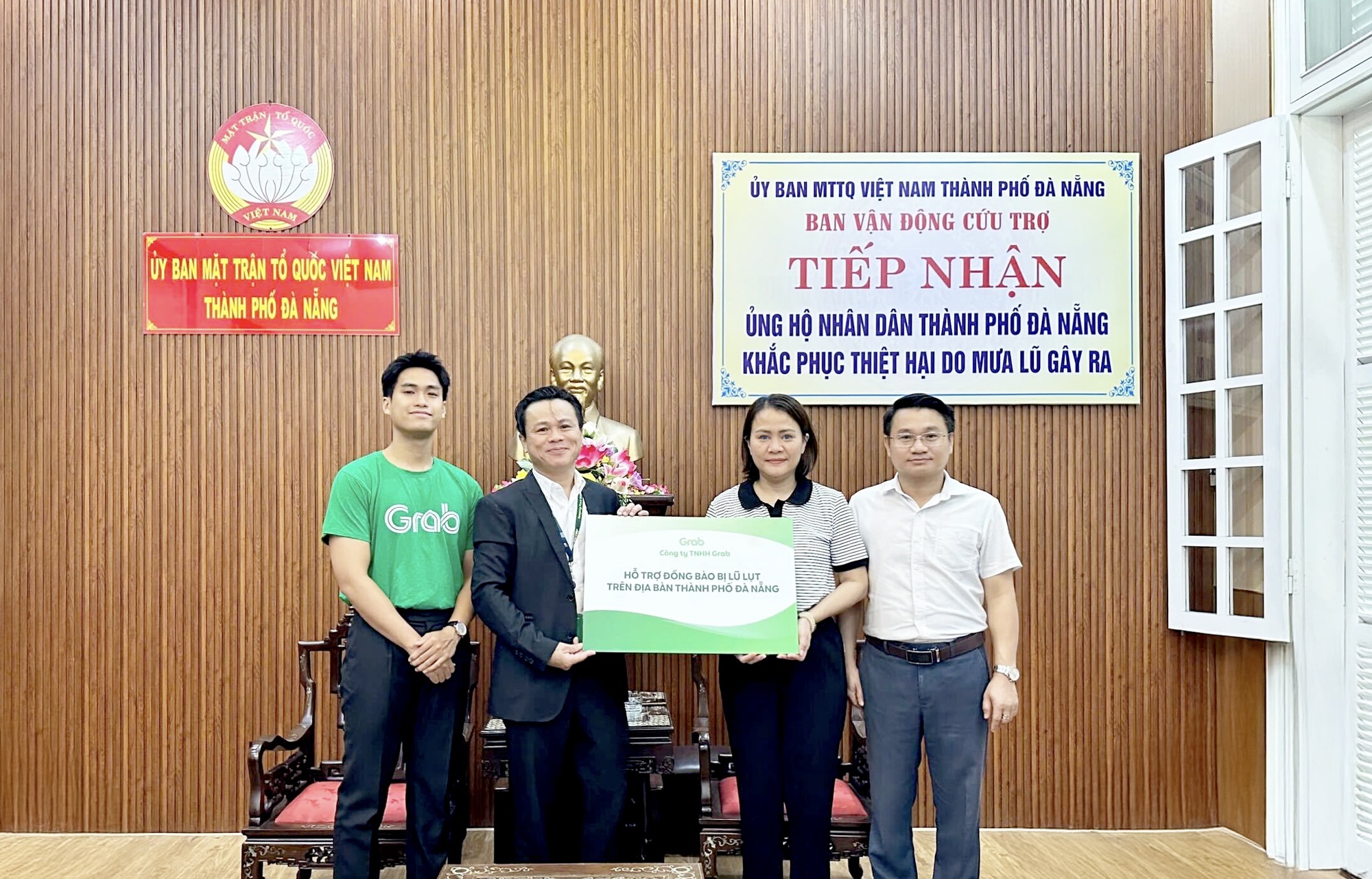 Grab Việt Nam hỗ trợ tài xế tại Huế, Đà Nẵng chi phí sửa xe ngập nước - Ảnh 2.