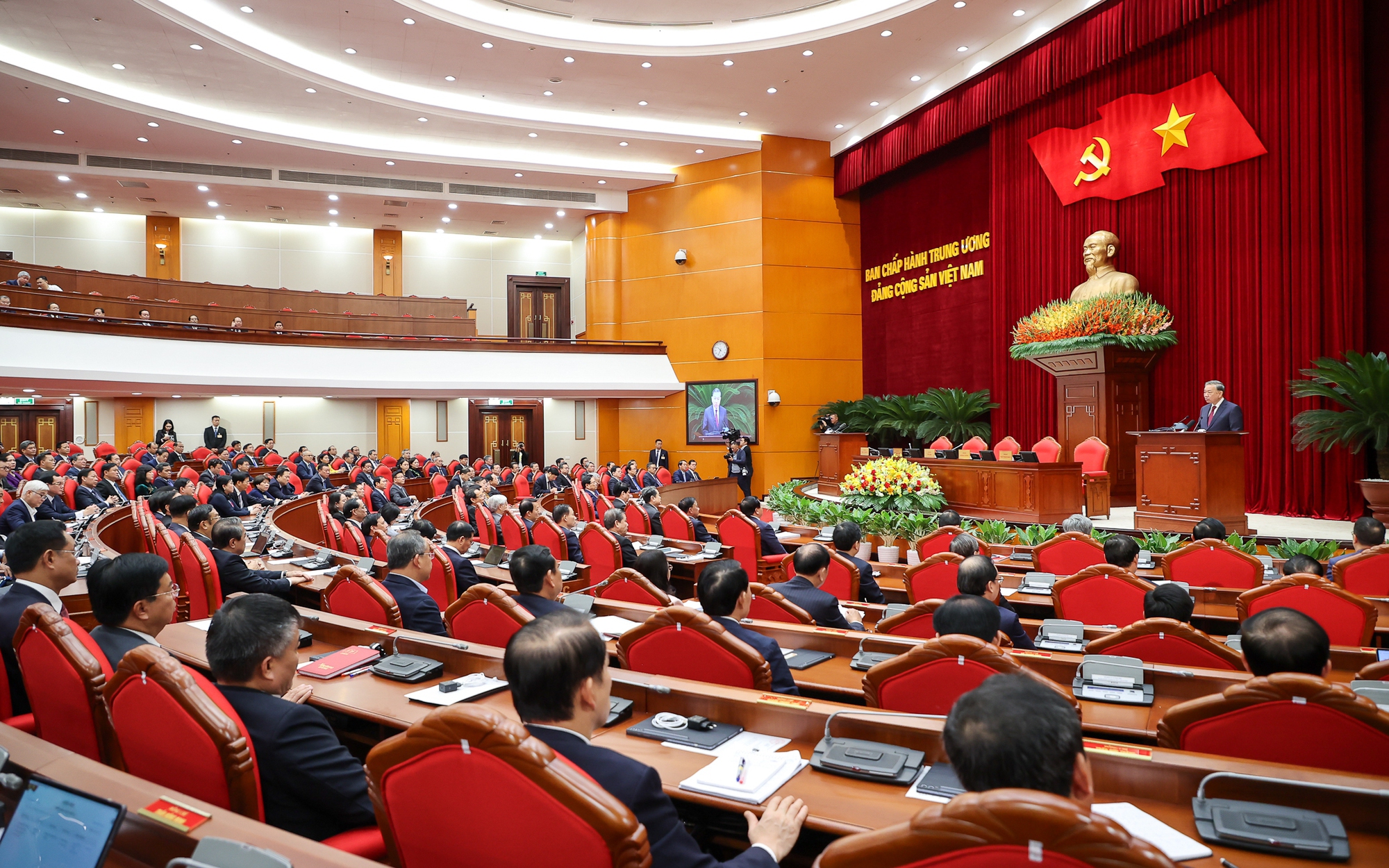 Thông cáo báo chí về ngày làm việc thứ hai và bế mạc Hội nghị Trung ương 14