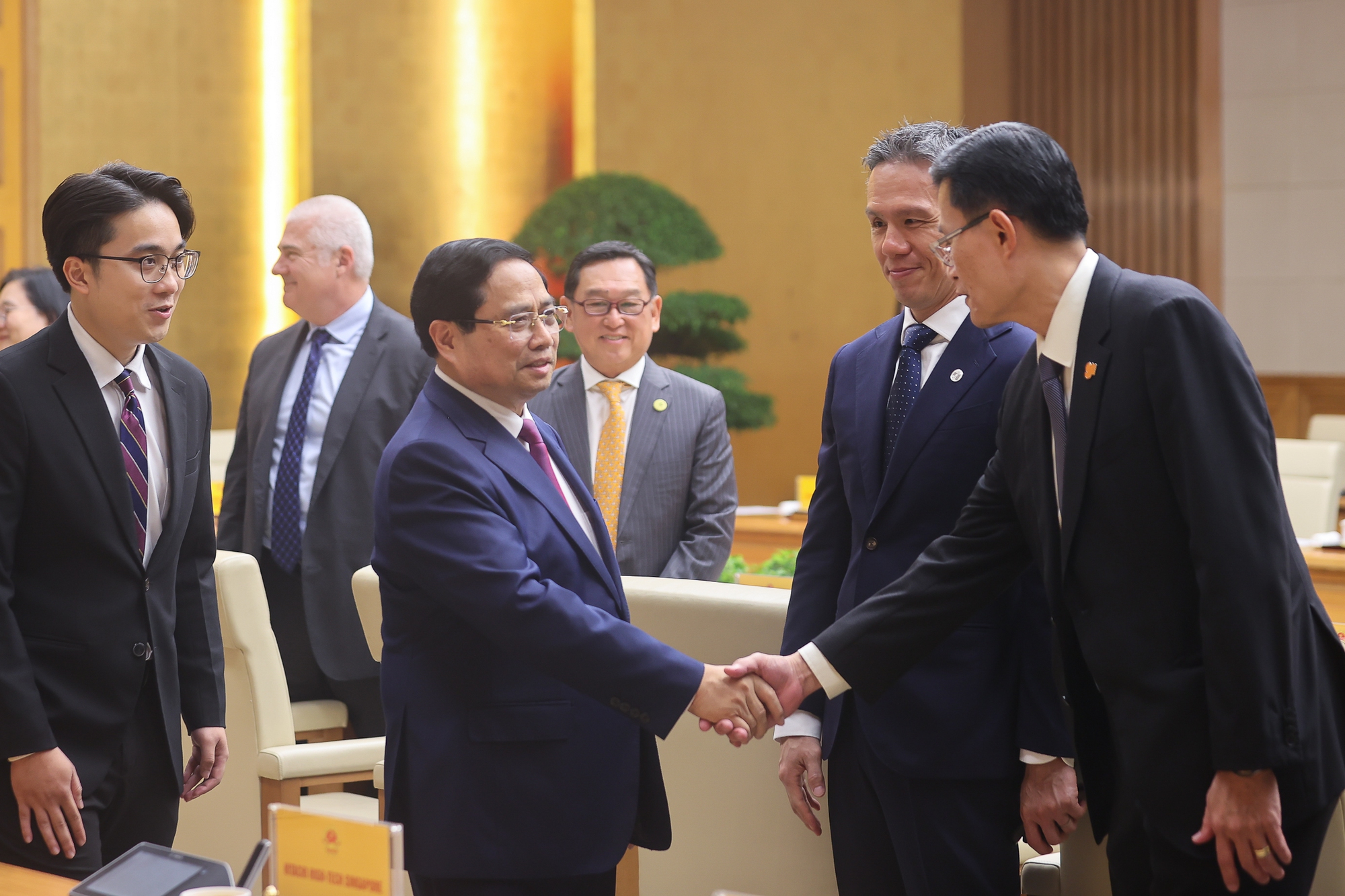 Thủ tướng: Việt Nam phấn đấu có nhà máy chip bán dẫn đầu tiên trong năm 2026- Ảnh 1. Thủ tướng: Việt Nam phấn đấu có nhà máy chip bán dẫn đầu tiên trong năm 2026- Ảnh 1.