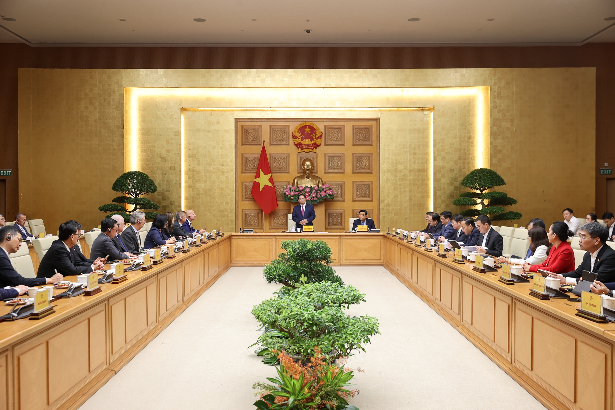 Thủ tướng: Việt Nam phấn đấu có nhà máy chip bán dẫn đầu tiên trong năm 2026- Ảnh 4. Thủ tướng: Việt Nam phấn đấu có nhà máy chip bán dẫn đầu tiên trong năm 2026- Ảnh 4.