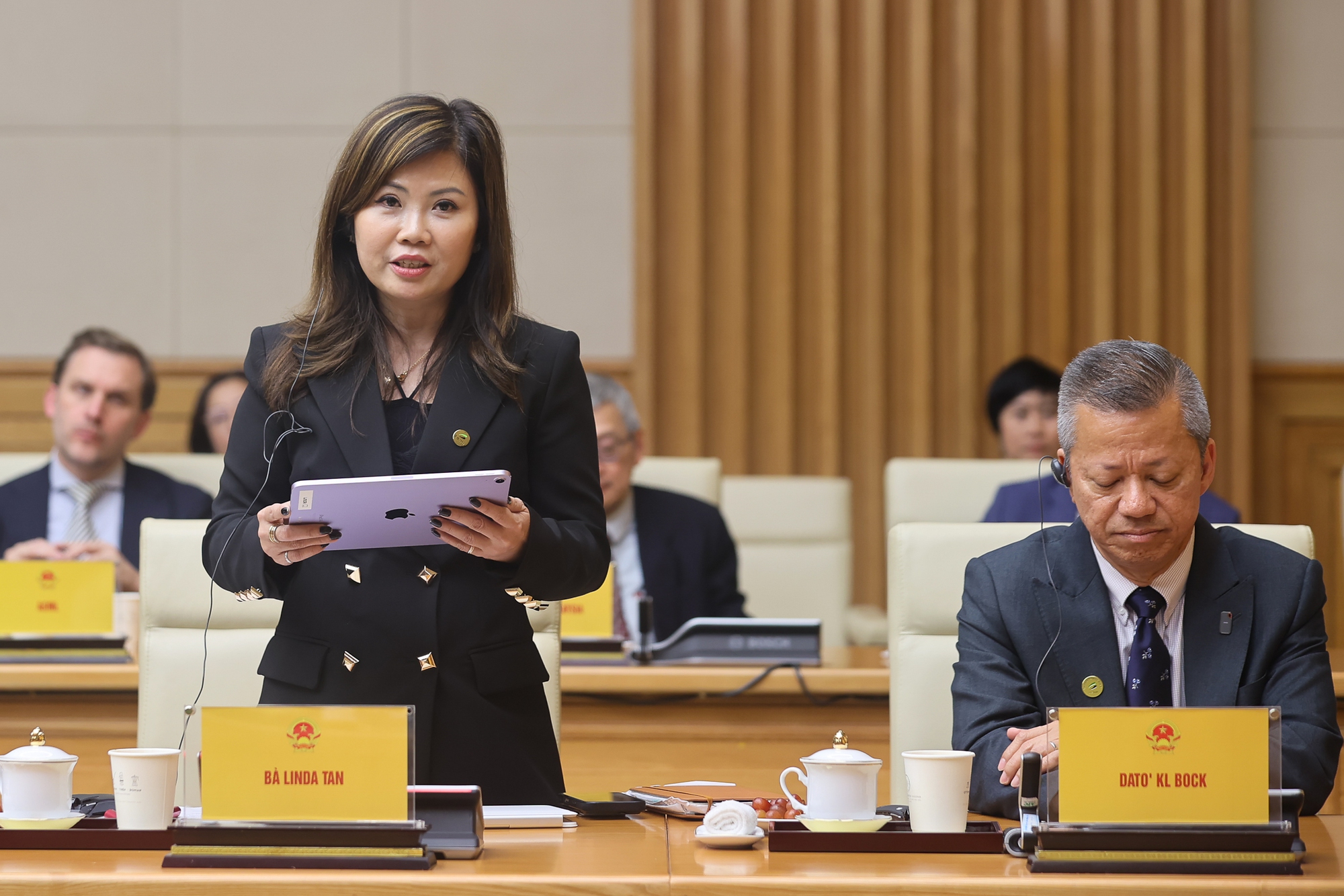 Thủ tướng: Việt Nam phấn đấu có nhà máy chip bán dẫn đầu tiên trong năm 2026- Ảnh 7. Thủ tướng: Việt Nam phấn đấu có nhà máy chip bán dẫn đầu tiên trong năm 2026- Ảnh 7.