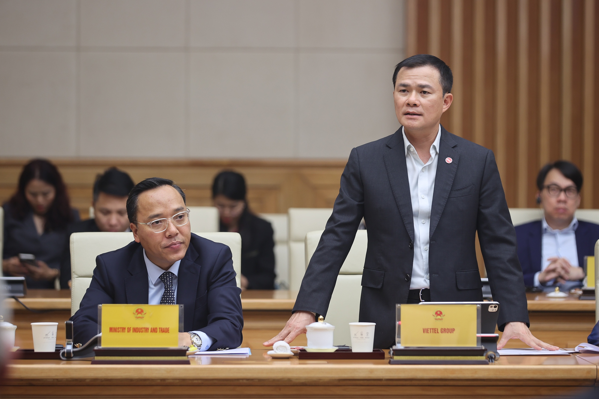 Thủ tướng: Việt Nam phấn đấu có nhà máy chip bán dẫn đầu tiên trong năm 2026- Ảnh 8. Thủ tướng: Việt Nam phấn đấu có nhà máy chip bán dẫn đầu tiên trong năm 2026- Ảnh 8.