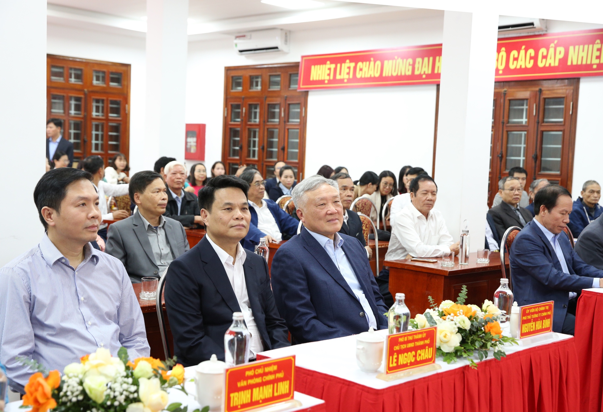 Phó Thủ tướng Thường trực Chính phủ Nguyễn Hòa Bình thăm Trường THPT Kiến An (Hải Phòng)- Ảnh 3. Phó Thủ tướng Thường trực Chính phủ Nguyễn Hòa Bình thăm Trường THPT Kiến An (Hải Phòng)- Ảnh 3.