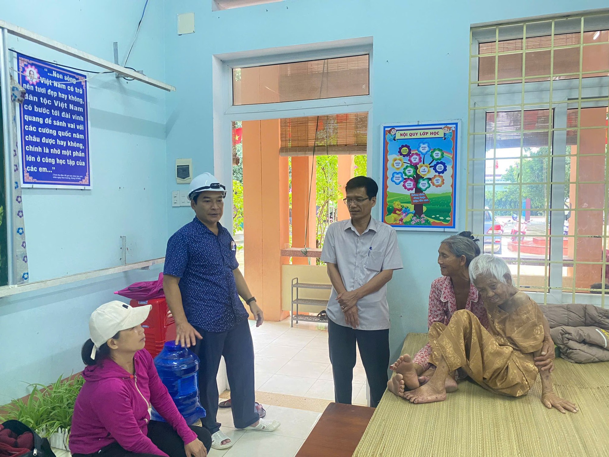 Bão số 13 (Kalmaegi) sắp đổ bộ, Gia Lai cấm đường từ 17h hôm nay- Ảnh 4. Bão số 13 (Kalmaegi) sắp đổ bộ, Gia Lai cấm đường từ 17h hôm nay- Ảnh 4.