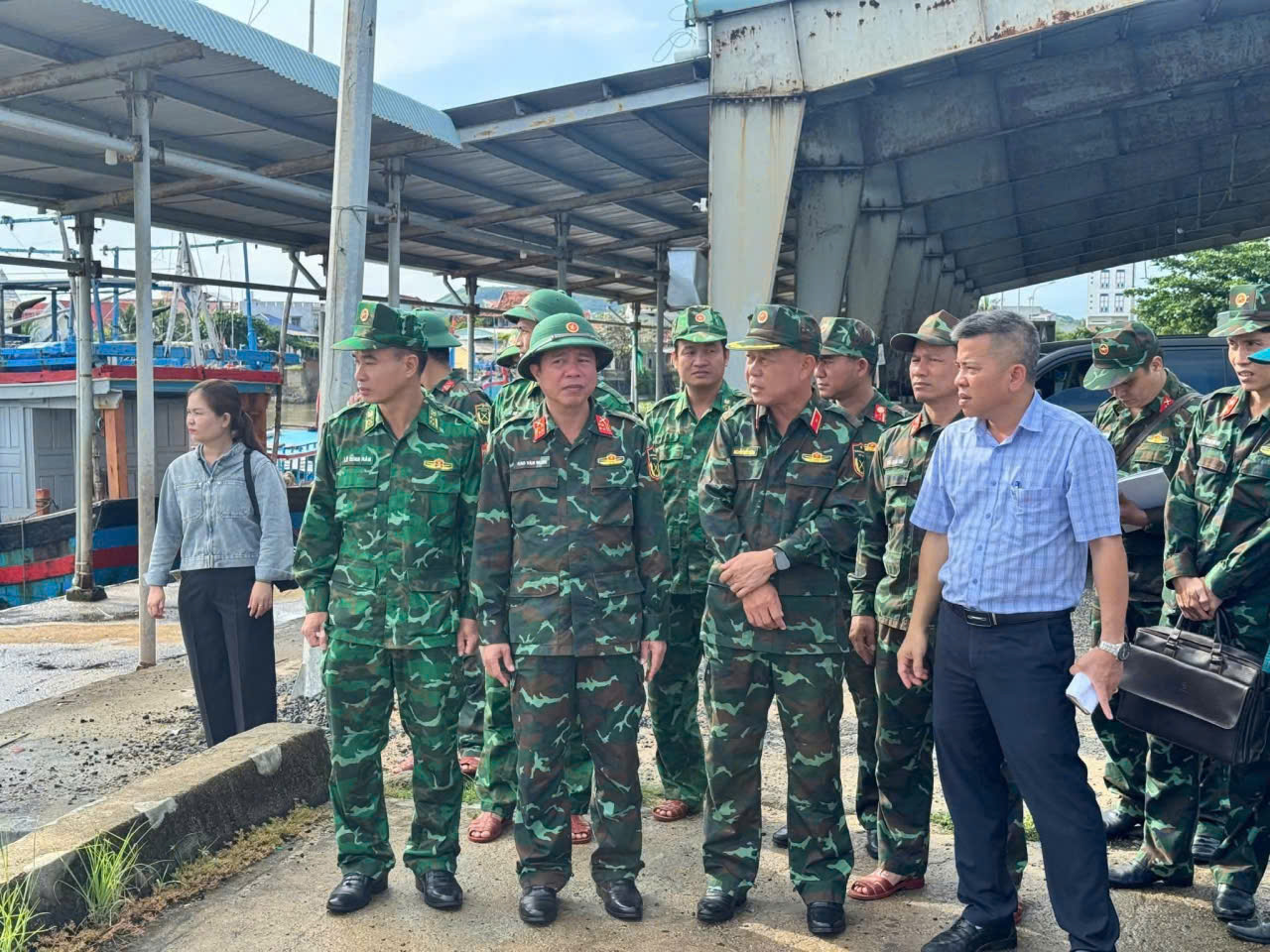 Gia Lai, Đắk Lắk rốt ráo sơ tán người dân đến nơi an toàn- Ảnh 2. Gia Lai, Đắk Lắk rốt ráo sơ tán người dân đến nơi an toàn- Ảnh 2.