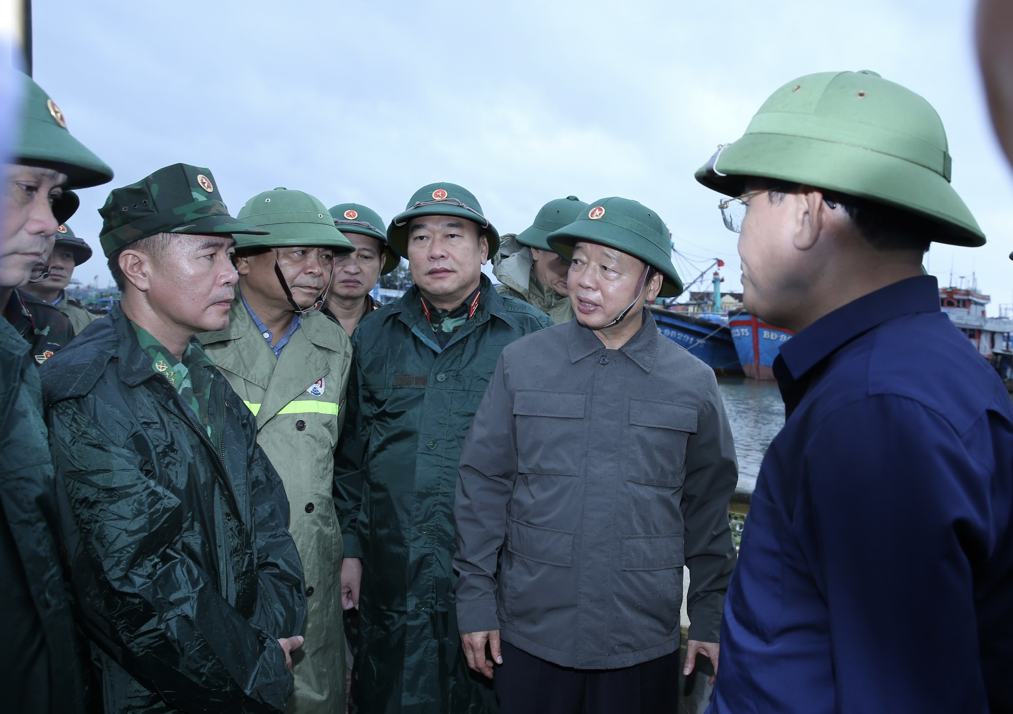 Ứng phó khẩn cấp với bão số 13: Mọi lực lượng phải trực chiến, mọi phương án phải sẵn sàng- Ảnh 3.