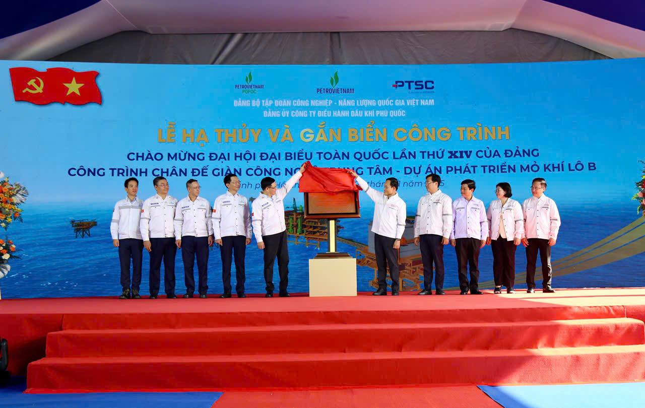 Petrovietnam gắn biển hạng mục trọng yếu Dự án Phát triển mỏ khí Lô B-Ô Môn- Ảnh 1. Petrovietnam gắn biển hạng mục trọng yếu Dự án Phát triển mỏ khí Lô B-Ô Môn- Ảnh 1.