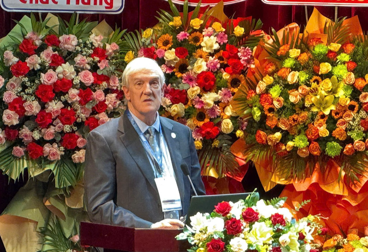 Giáo dục y học trong kỷ nguyên số: Có AI hỗ trợ, bác sĩ vẫn là trung tâm- Ảnh 3.