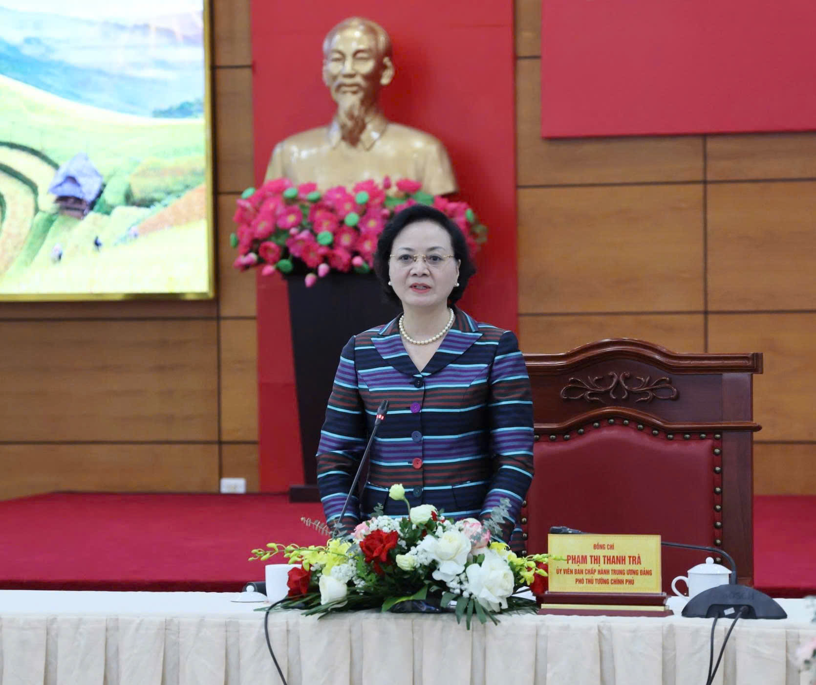 Phó Thủ tướng Phạm Thị Thanh Trà gợi mở 7 nhóm nhiệm vụ trọng tâm cho Lào Cai- Ảnh 5. Phó Thủ tướng Phạm Thị Thanh Trà gợi mở 7 nhóm nhiệm vụ trọng tâm cho Lào Cai- Ảnh 5.