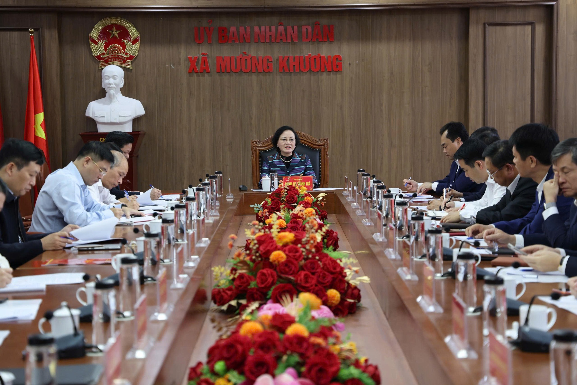 Phó Thủ tướng Phạm Thị Thanh Trà kiểm tra hoạt động chính quyền địa phương 2 cấp tại xã Mường Khương, Lào Cai- Ảnh 2. Phó Thủ tướng Phạm Thị Thanh Trà kiểm tra hoạt động chính quyền địa phương 2 cấp tại xã Mường Khương, Lào Cai- Ảnh 2.