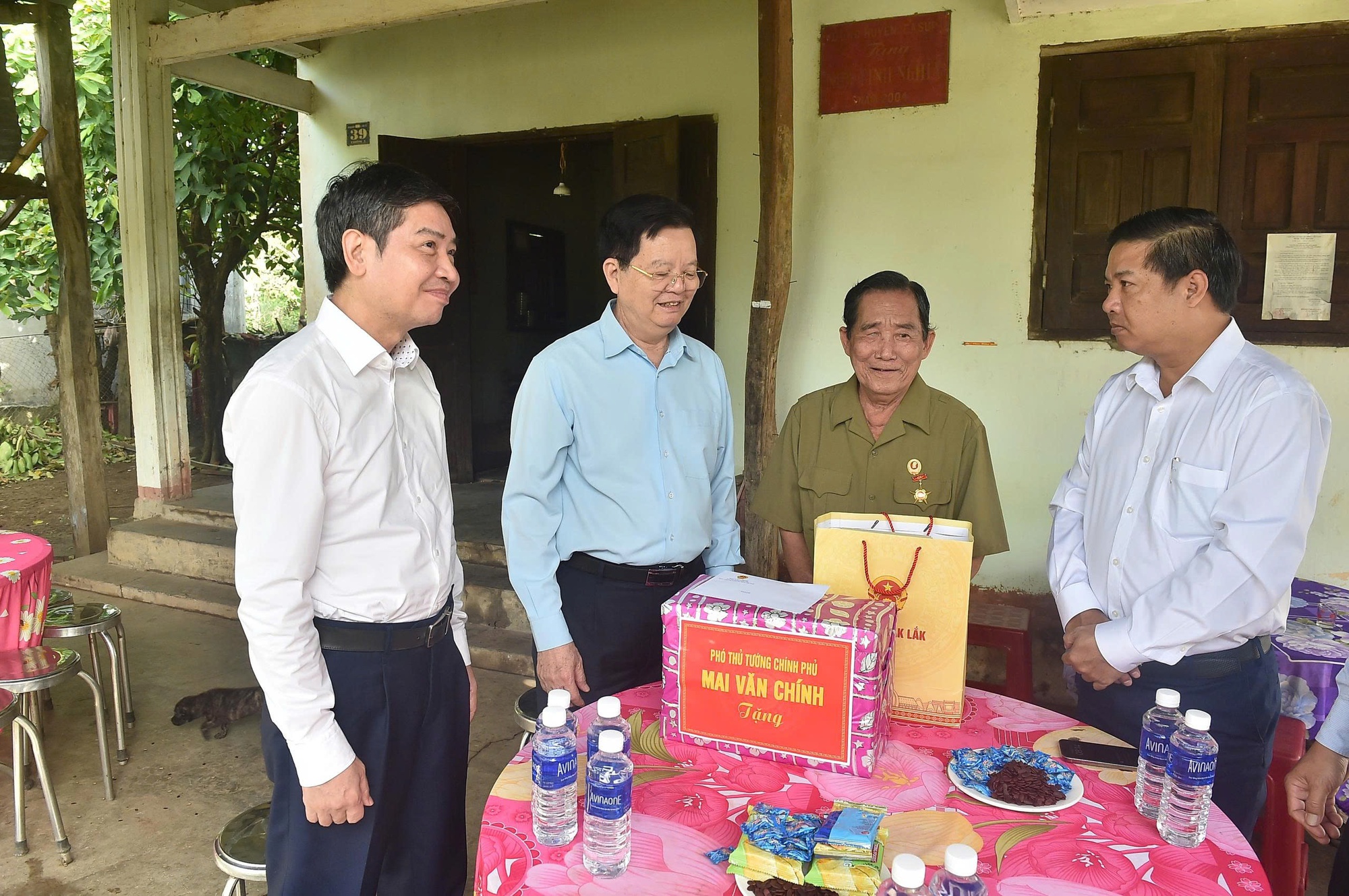 Phó Thủ tướng Mai Văn Chính dự lễ khởi công xây dựng Trường Phổ thông nội trú liên cấp TH-THCS xã Ia Rvê, Đắk Lắk- Ảnh 5.