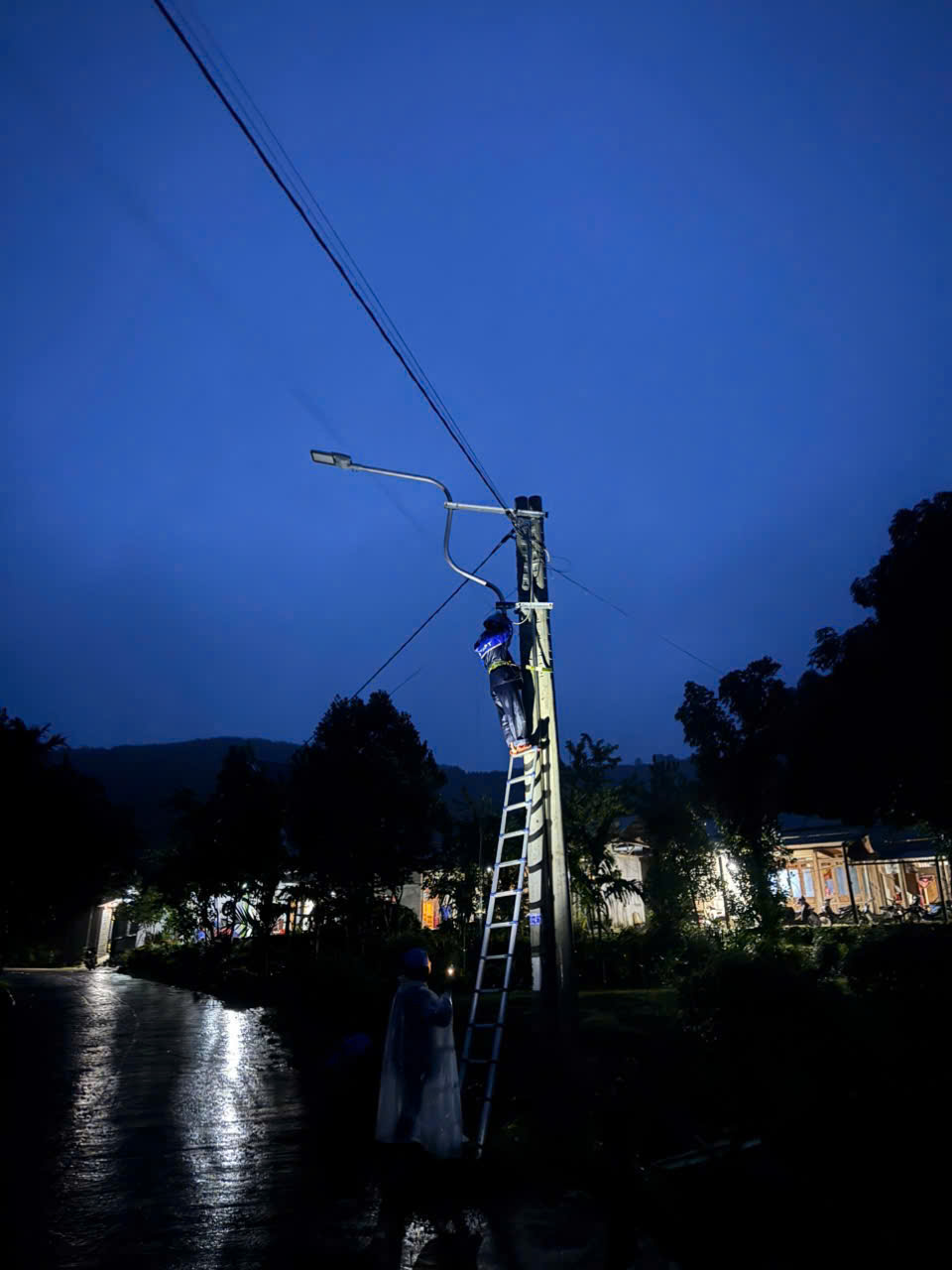 Người VNPT giữ vững mạch kết nối, nối liền yêu thương- Ảnh 2. Người VNPT giữ vững mạch kết nối, nối liền yêu thương- Ảnh 2.