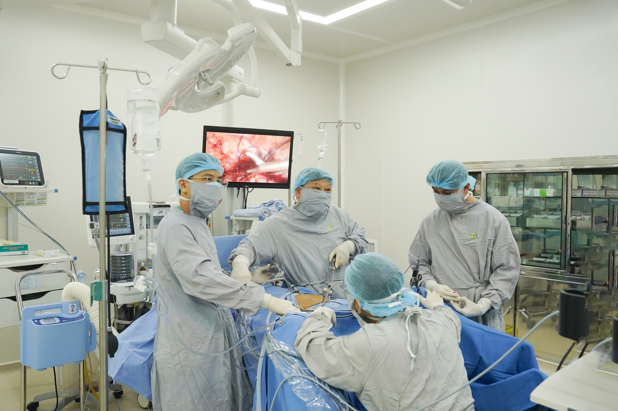 Cần nâng tử cung: Sáng chế độc quyền trong mổ khuyết sẹo lấy thai ở Việt Nam- Ảnh 1.