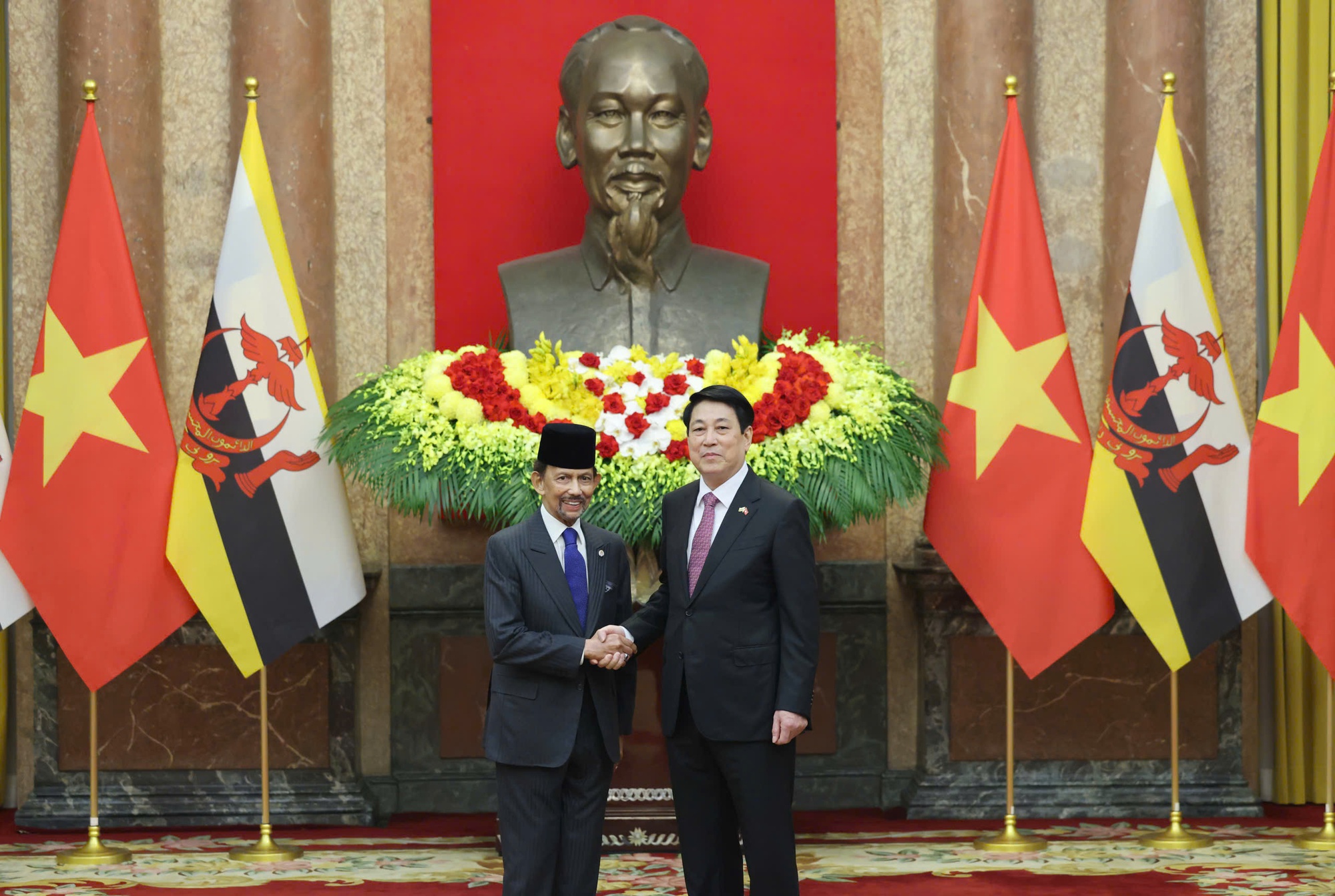Chủ tịch nước Lương Cường chủ trì lễ đón chính thức Quốc vương Brunei- Ảnh 4.