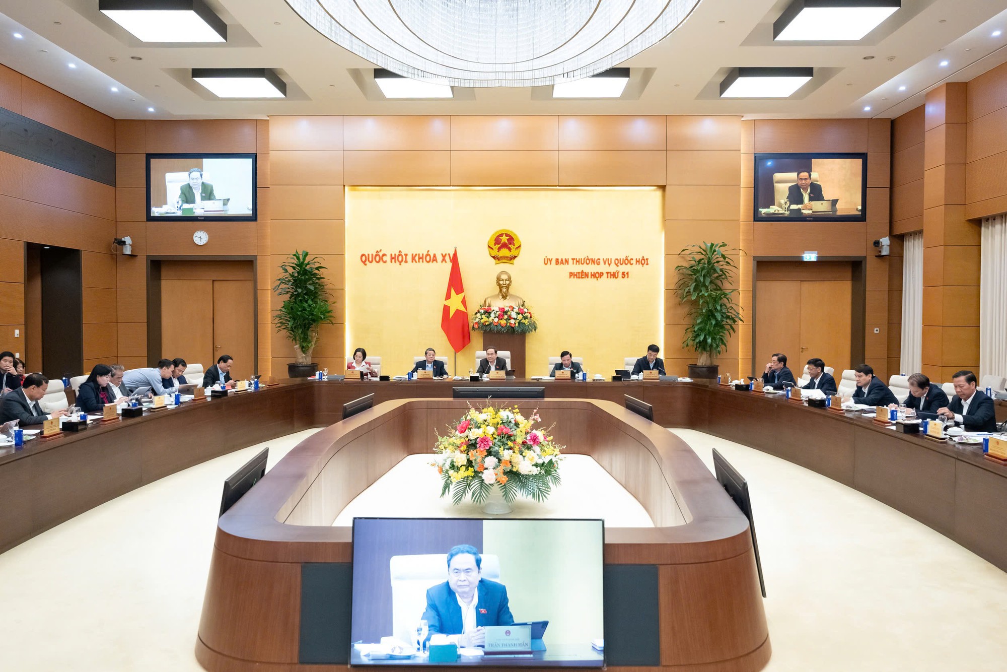 UBTVQH ban hành các Nghị quyết về công tác cán bộ 3 địa phương- Ảnh 1.