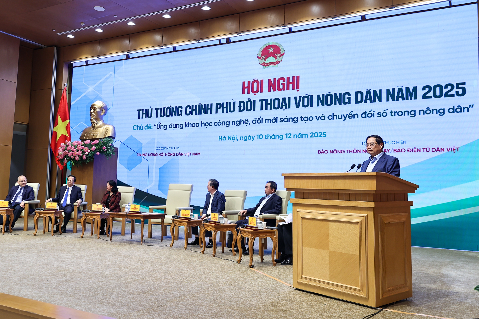 Thủ tướng: Hướng tới 100 tỷ USD xuất khẩu nông sản và xuất khẩu cả ngành nông nghiệp Việt Nam- Ảnh 2. Thủ tướng: Hướng tới 100 tỷ USD xuất khẩu nông sản và xuất khẩu cả ngành nông nghiệp Việt Nam- Ảnh 2.