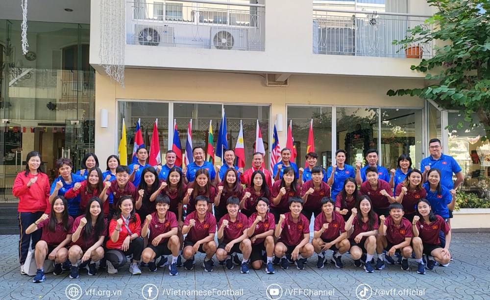 HLV Mai Đức Chung: Toàn đội quyết tâm chiến thắng trong trận đấu ngày mai tại SEA Games 33- Ảnh 1.