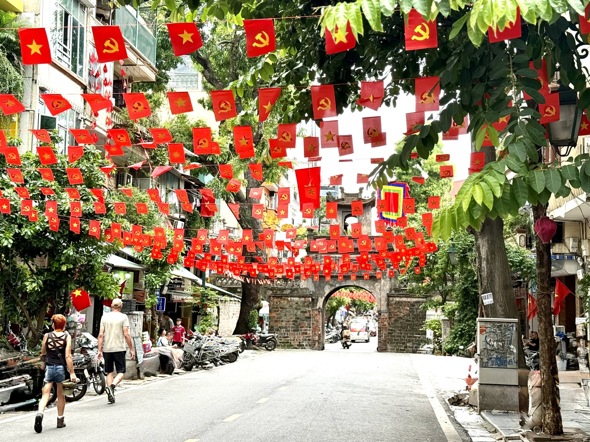 Bộ Nội vụ hướng dẫn một số nội dung tổ chức, hoạt động của thôn, tổ dân phố- Ảnh 1. Bộ Nội vụ hướng dẫn một số nội dung tổ chức, hoạt động của thôn, tổ dân phố- Ảnh 1.