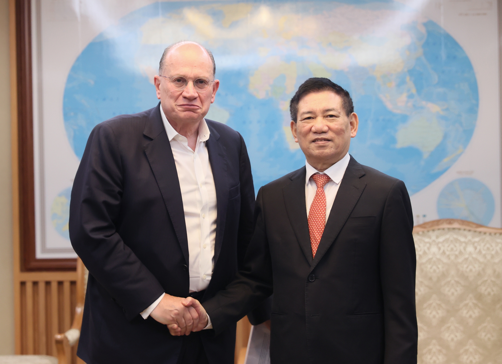 Phó Thủ tướng Hồ Đức Phớc tiếp ông Mark Tucker, Chủ tịch Tập đoàn AIA- Ảnh 1.