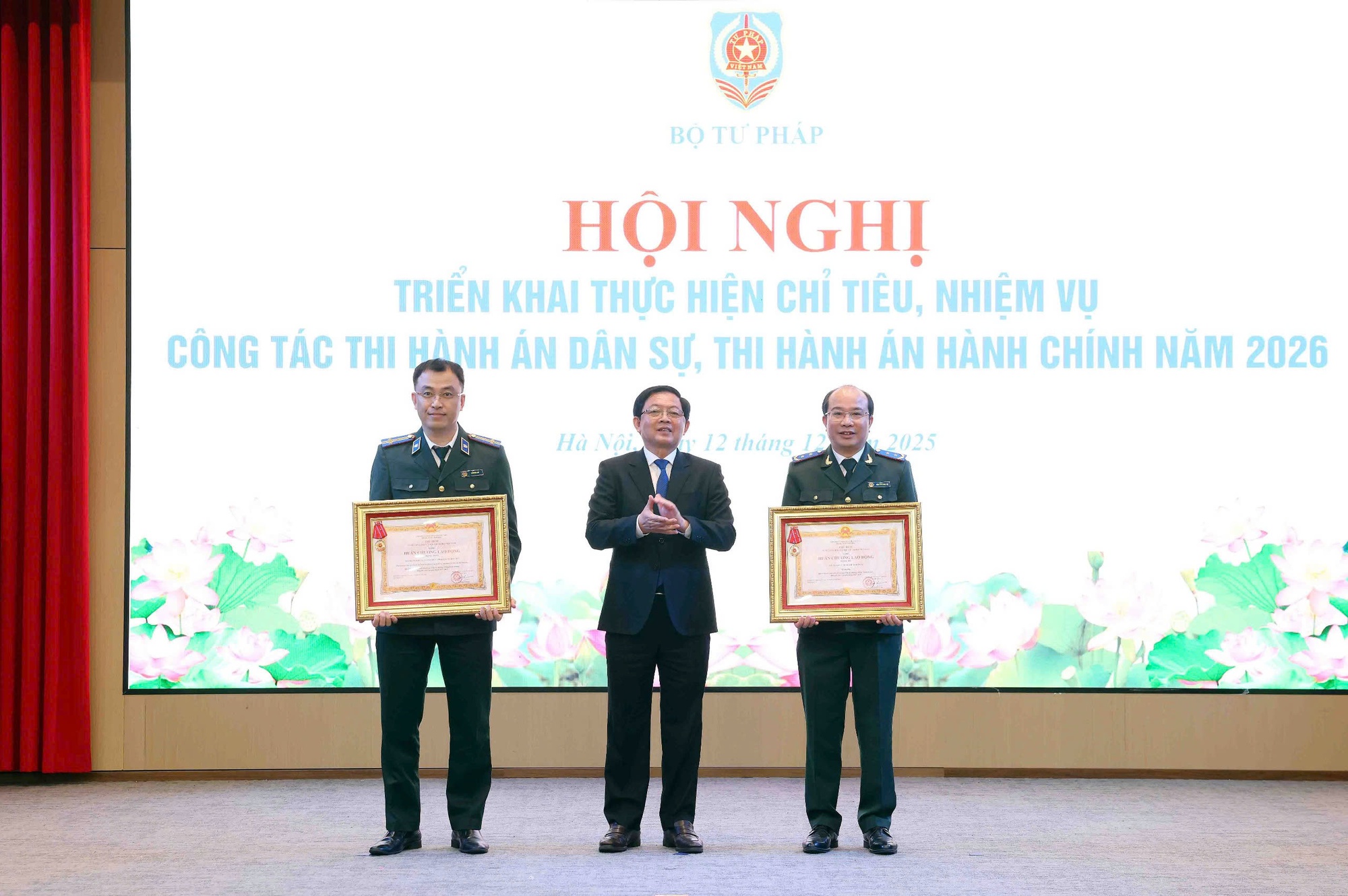 Phó Thủ tướng Hồ Quốc Dũng yêu cầu nâng hiệu quả thi hành án dân sự bằng kỷ cương, đổi mới và số hóa- Ảnh 3. Phó Thủ tướng Hồ Quốc Dũng yêu cầu nâng hiệu quả thi hành án dân sự bằng kỷ cương, đổi mới và số hóa- Ảnh 3.