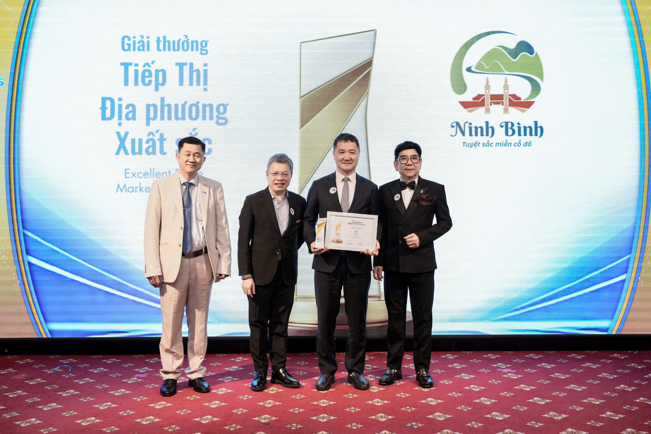 Sở Du lịch tỉnh Ninh Bình nhận giải Tiếp thị Địa phương xuất sắc- Ảnh 1. Sở Du lịch tỉnh Ninh Bình nhận giải Tiếp thị Địa phương xuất sắc- Ảnh 1.