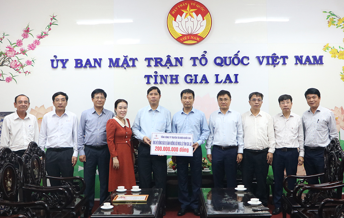 EVNNPT ủng hộ 6 tỉnh, thành phố miền Trung,Tây Nguyên khắc phục hậu quả thiên tai- Ảnh 1. EVNNPT ủng hộ 6 tỉnh, thành phố miền Trung,Tây Nguyên khắc phục hậu quả thiên tai- Ảnh 1.