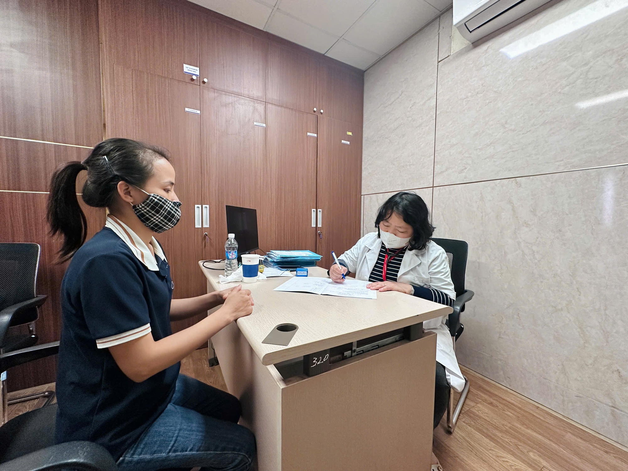 Hơn 2.000 phụ nữ yếu thế được tầm soát miễn phí ung thư nguy hiểm- Ảnh 1. Hơn 2.000 phụ nữ yếu thế được tầm soát miễn phí ung thư nguy hiểm- Ảnh 1.