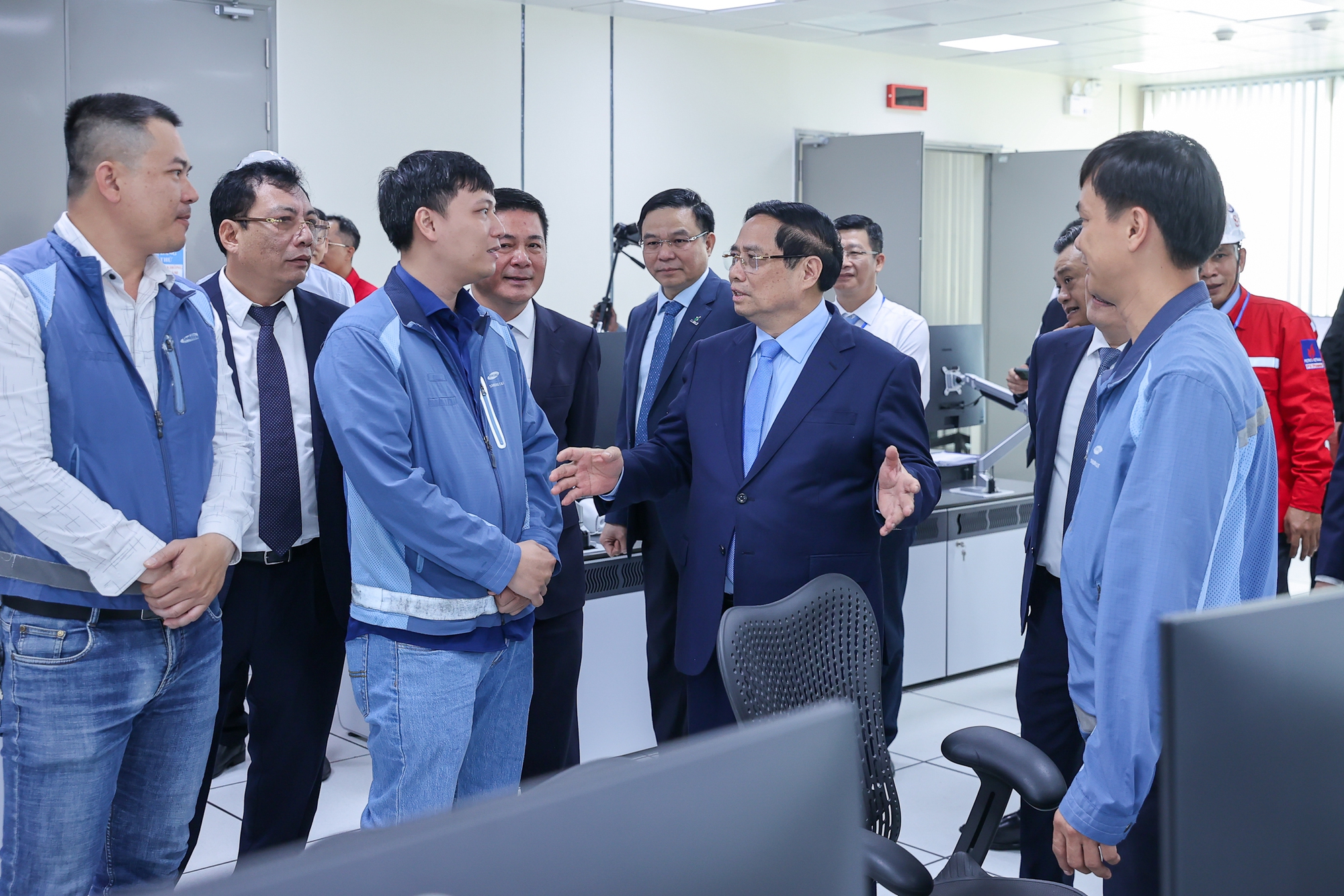 Thủ tướng khánh thành nhà máy điện LNG đầu tiên của Việt Nam – dự án kiểu mẫu, tiêu biểu về nhiều mặt- Ảnh 7. Thủ tướng khánh thành nhà máy điện LNG đầu tiên của Việt Nam – dự án kiểu mẫu, tiêu biểu về nhiều mặt- Ảnh 7.