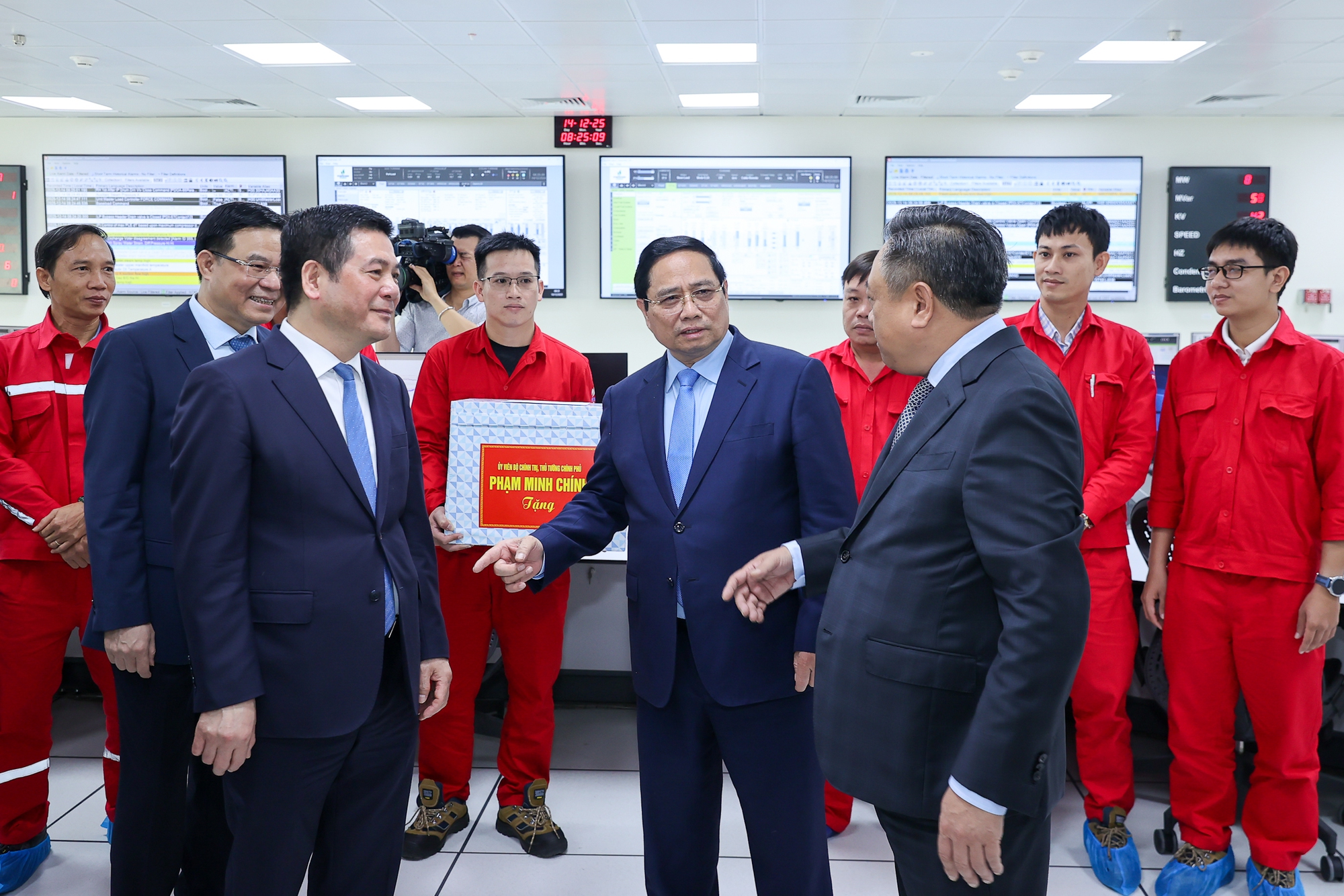 Thủ tướng khánh thành nhà máy điện LNG đầu tiên của Việt Nam – dự án kiểu mẫu, tiêu biểu về nhiều mặt- Ảnh 6. Thủ tướng khánh thành nhà máy điện LNG đầu tiên của Việt Nam – dự án kiểu mẫu, tiêu biểu về nhiều mặt- Ảnh 6.