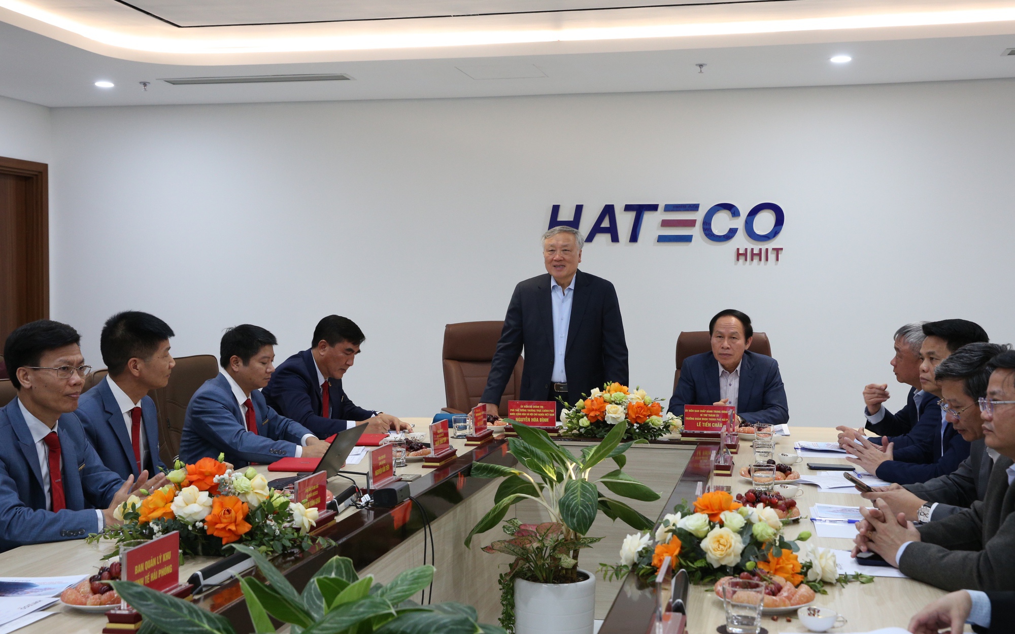 Phó Thủ tướng Thường trực Nguyễn Hòa Bình thăm Cảng container Quốc tế Hateco Hải Phòng